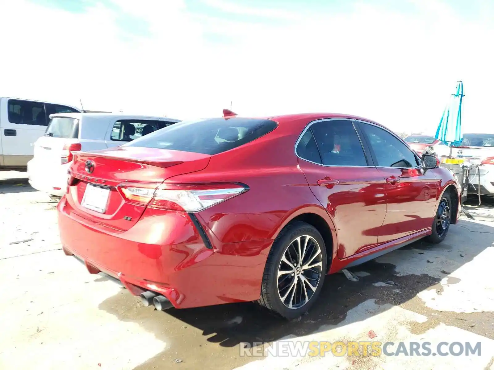 4 Photograph of a damaged car 4T1G11AK1LU394330 TOYOTA CAMRY 2020