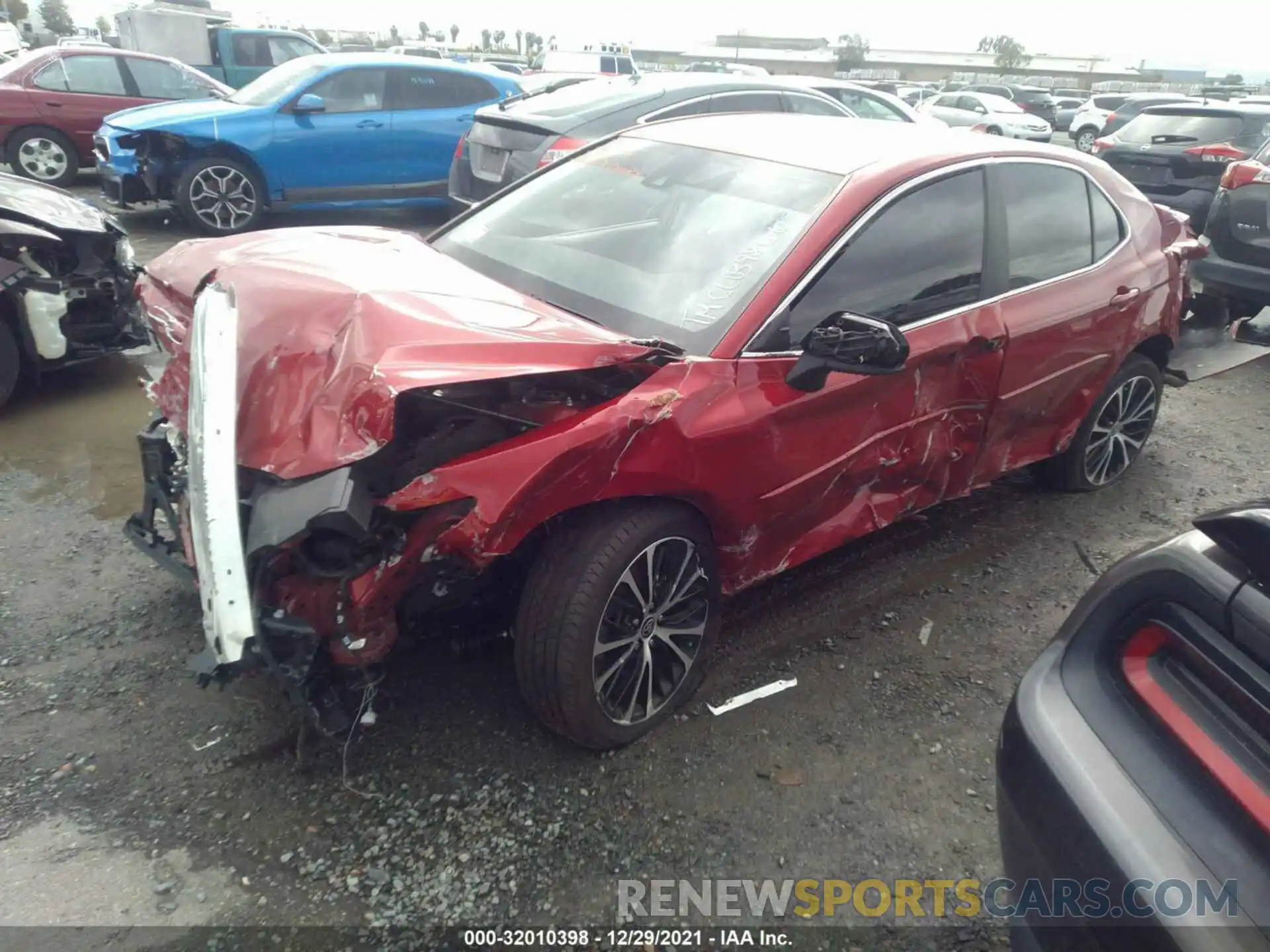 2 Photograph of a damaged car 4T1G11AK1LU398667 TOYOTA CAMRY 2020