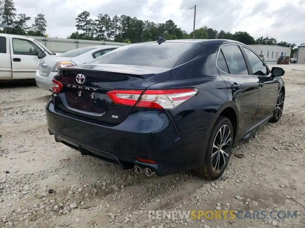 4 Photograph of a damaged car 4T1G11AK1LU504406 TOYOTA CAMRY 2020