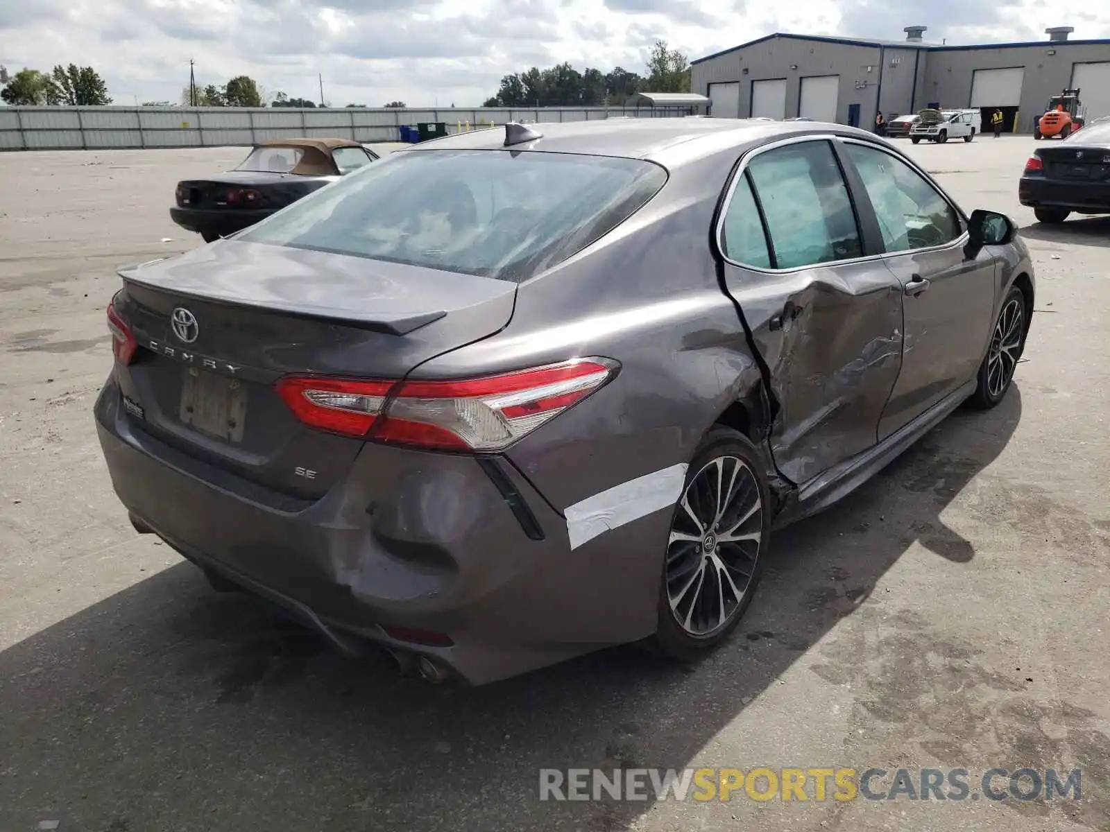 4 Photograph of a damaged car 4T1G11AK1LU857518 TOYOTA CAMRY 2020