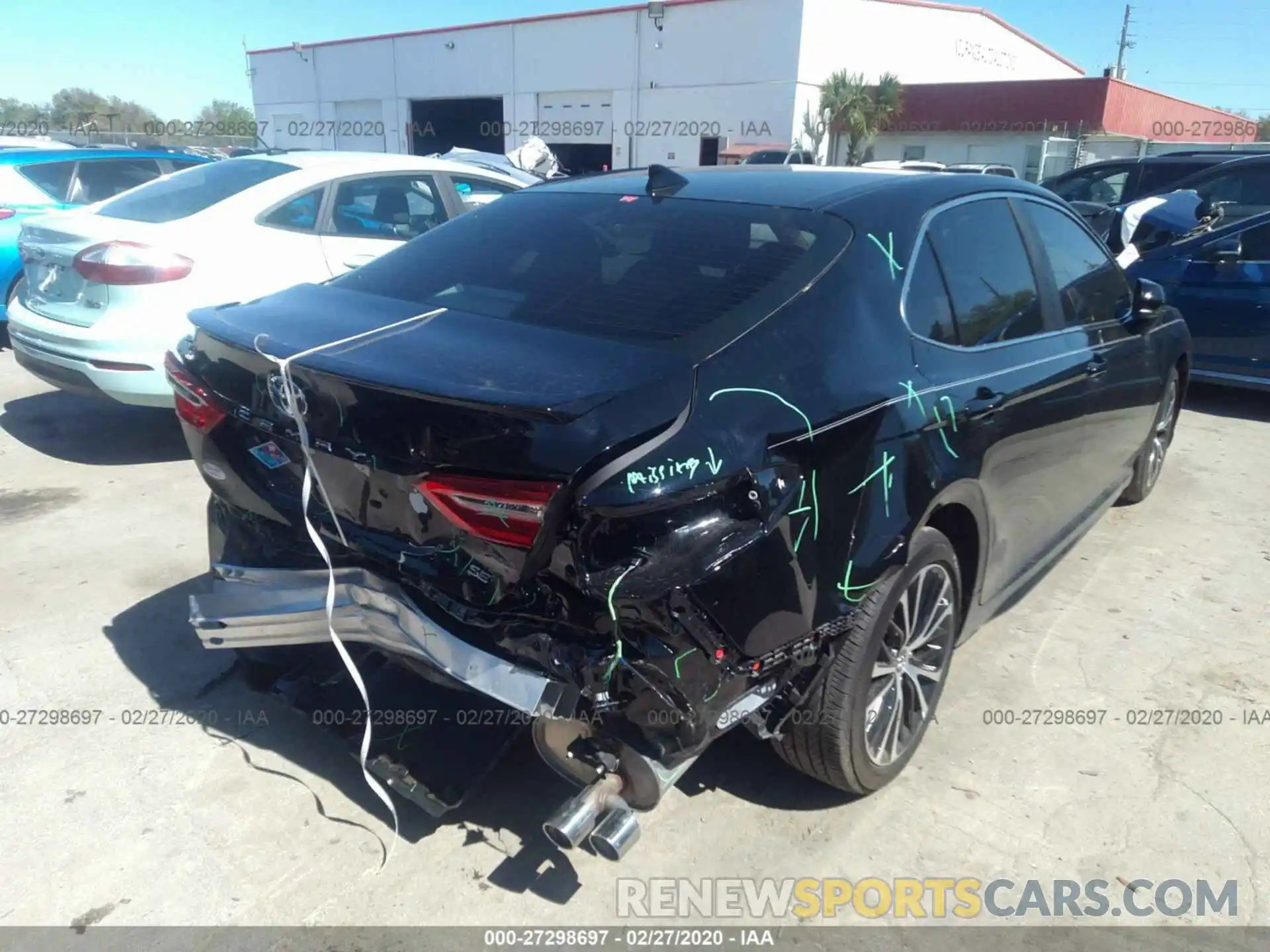 6 Photograph of a damaged car 4T1G11AK1LU860676 TOYOTA CAMRY 2020