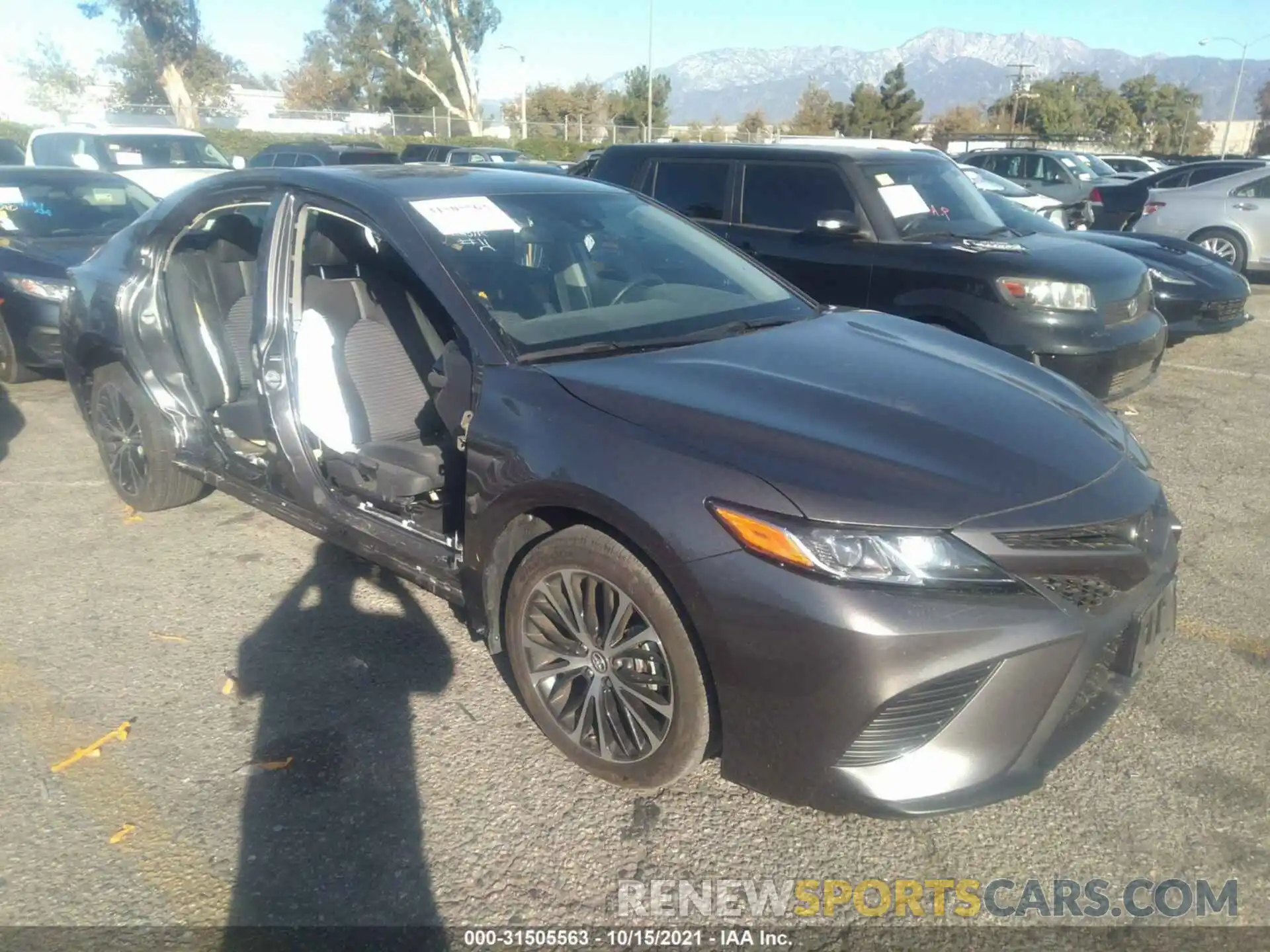 1 Photograph of a damaged car 4T1G11AK1LU866963 TOYOTA CAMRY 2020