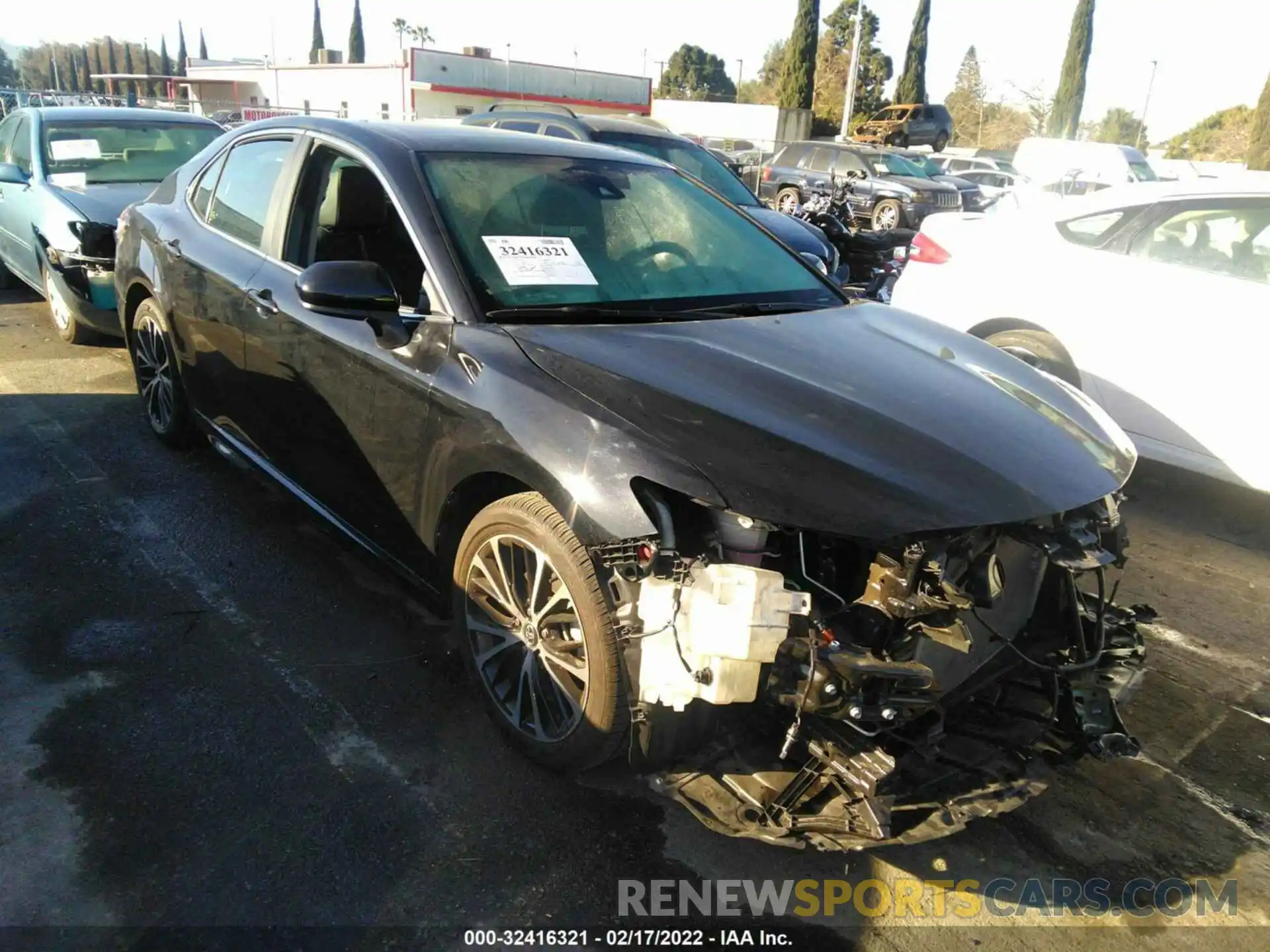 1 Photograph of a damaged car 4T1G11AK1LU873895 TOYOTA CAMRY 2020