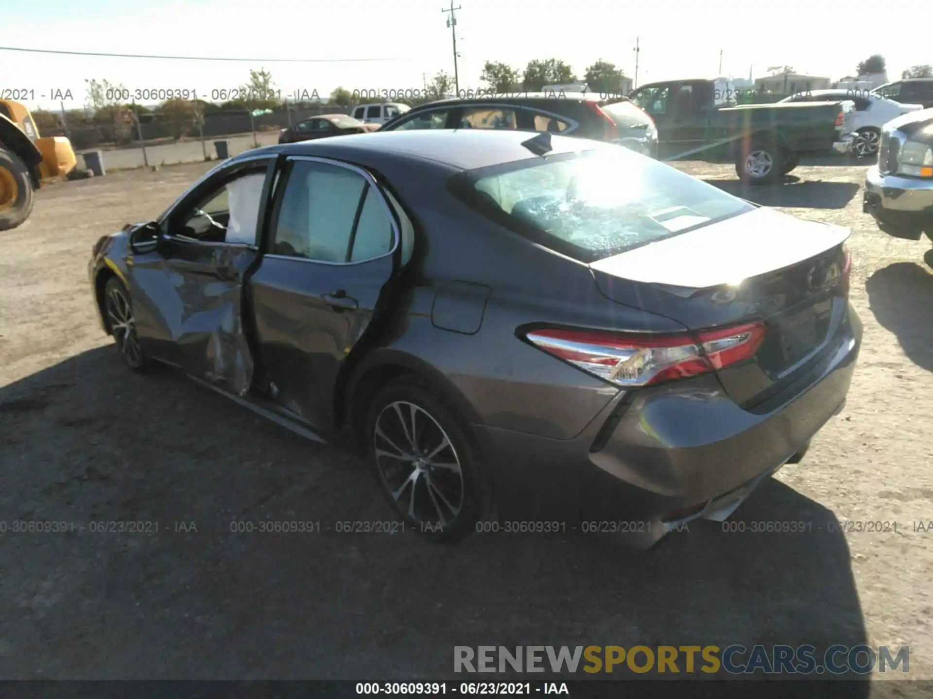 3 Photograph of a damaged car 4T1G11AK1LU879356 TOYOTA CAMRY 2020