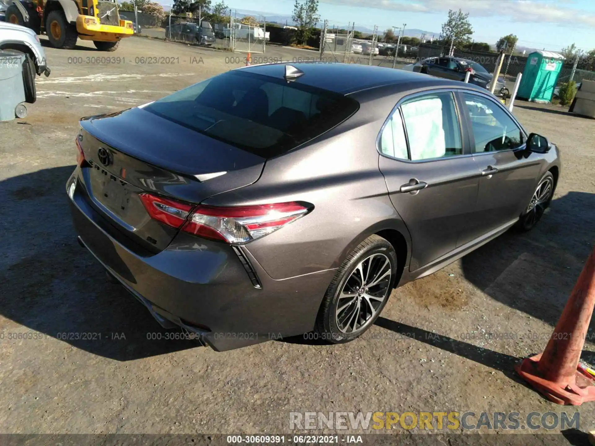 4 Photograph of a damaged car 4T1G11AK1LU879356 TOYOTA CAMRY 2020