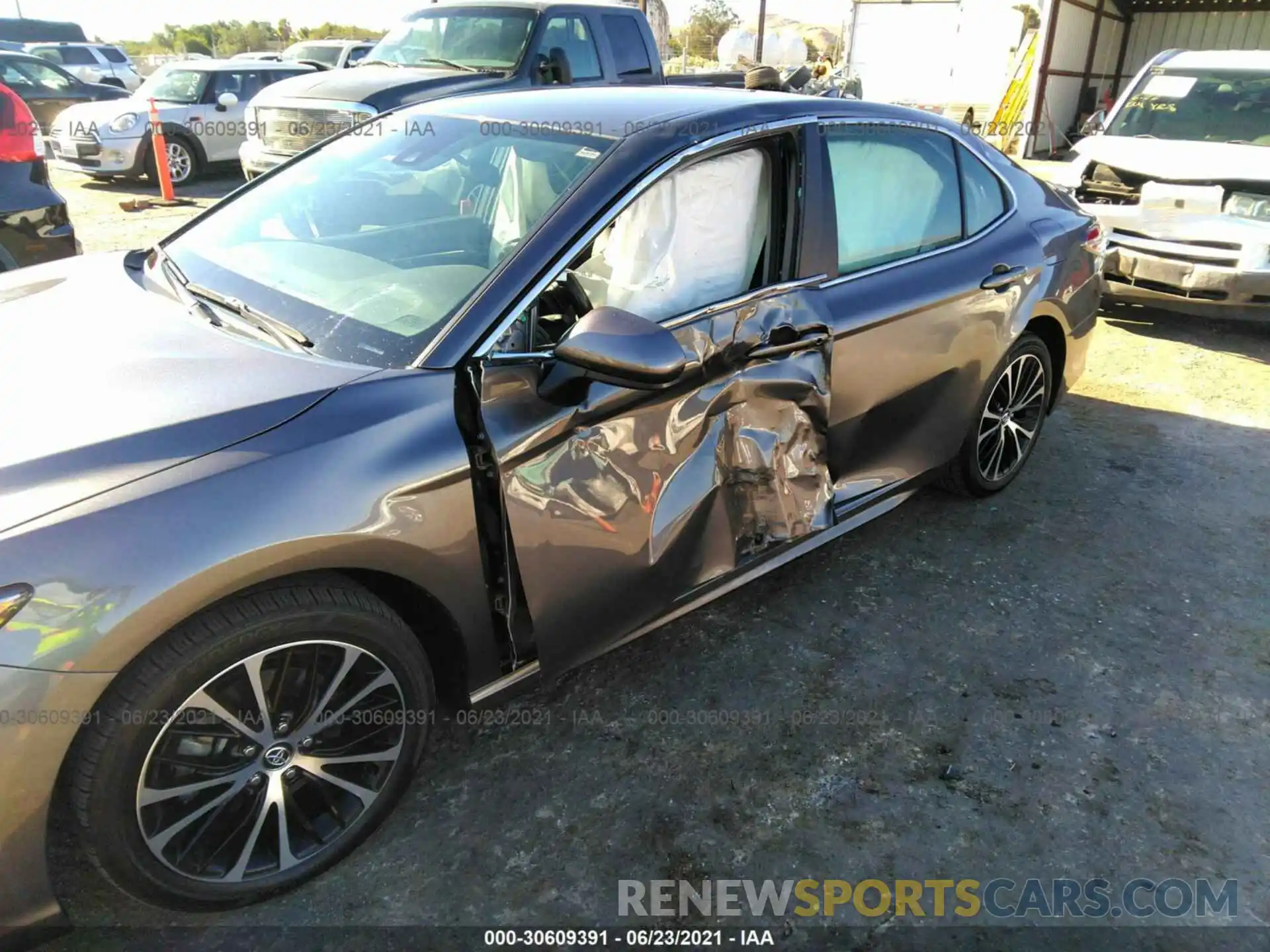 6 Photograph of a damaged car 4T1G11AK1LU879356 TOYOTA CAMRY 2020