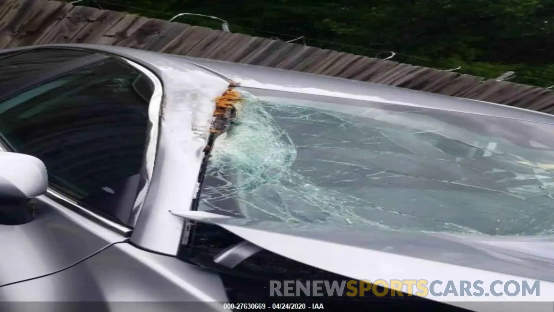 4 Photograph of a damaged car 4T1G11AK1LU880815 TOYOTA CAMRY 2020