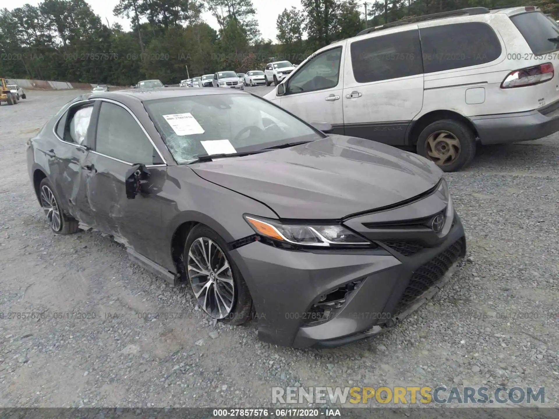 1 Photograph of a damaged car 4T1G11AK1LU886095 TOYOTA CAMRY 2020