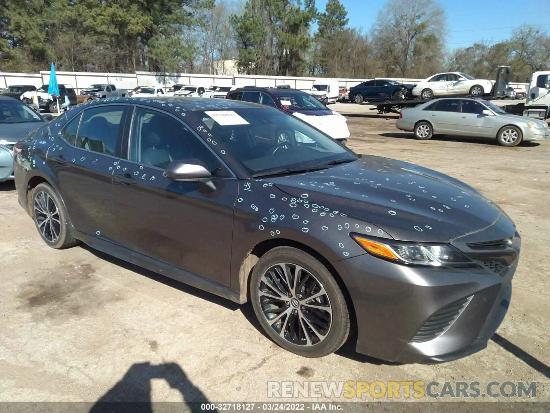 1 Photograph of a damaged car 4T1G11AK1LU887361 TOYOTA CAMRY 2020