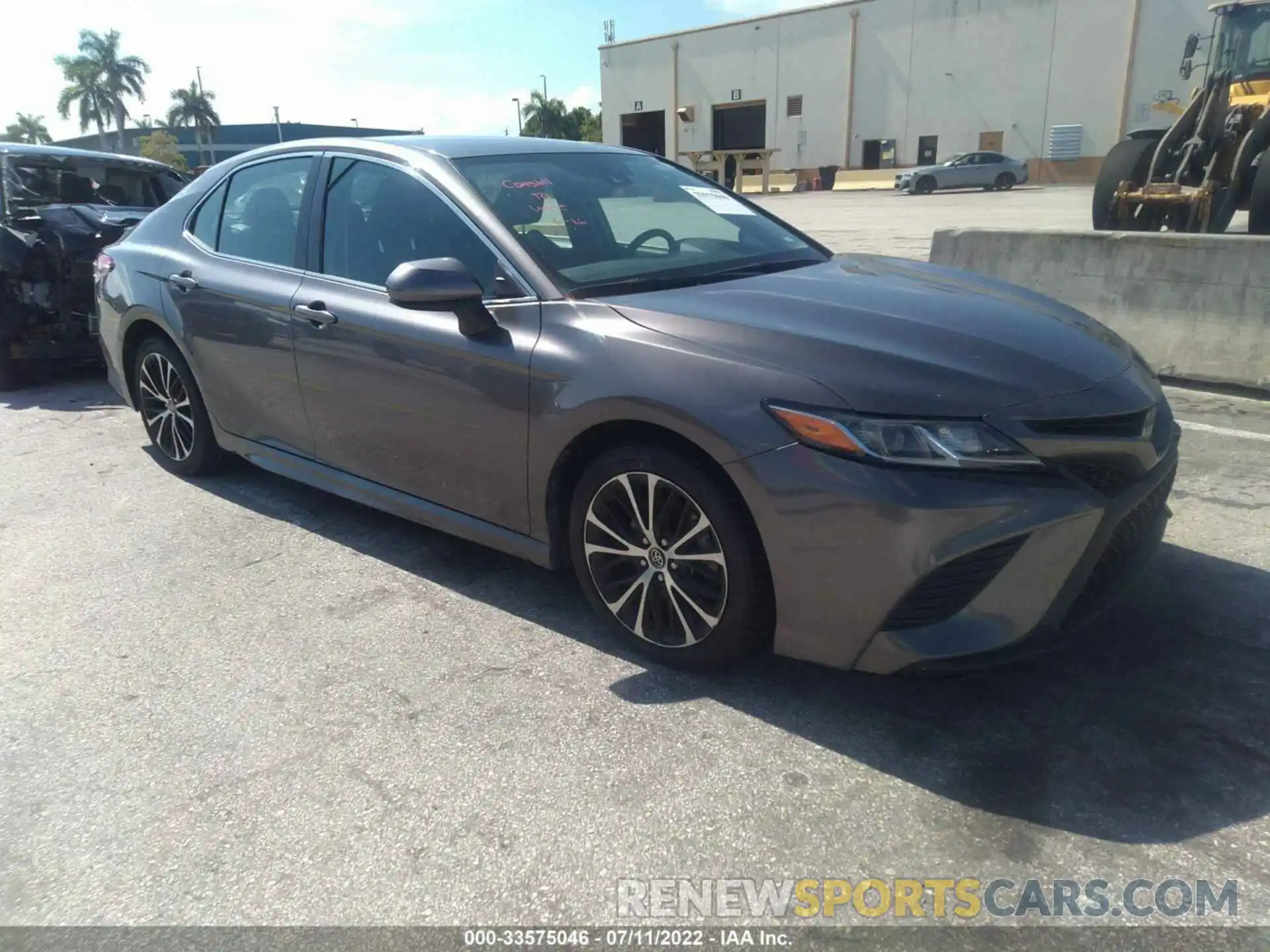 1 Photograph of a damaged car 4T1G11AK1LU889823 TOYOTA CAMRY 2020