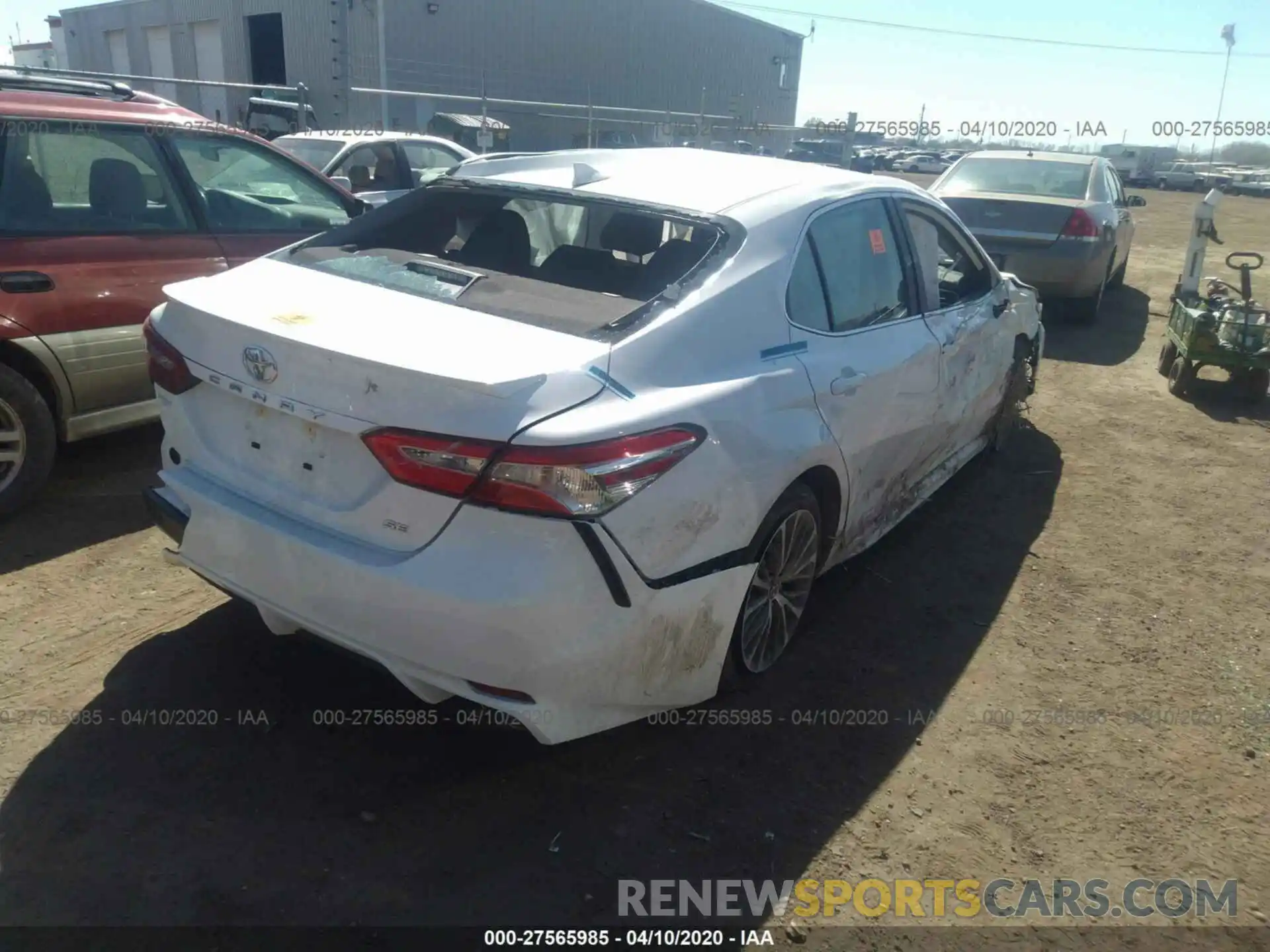 4 Photograph of a damaged car 4T1G11AK1LU894262 TOYOTA CAMRY 2020