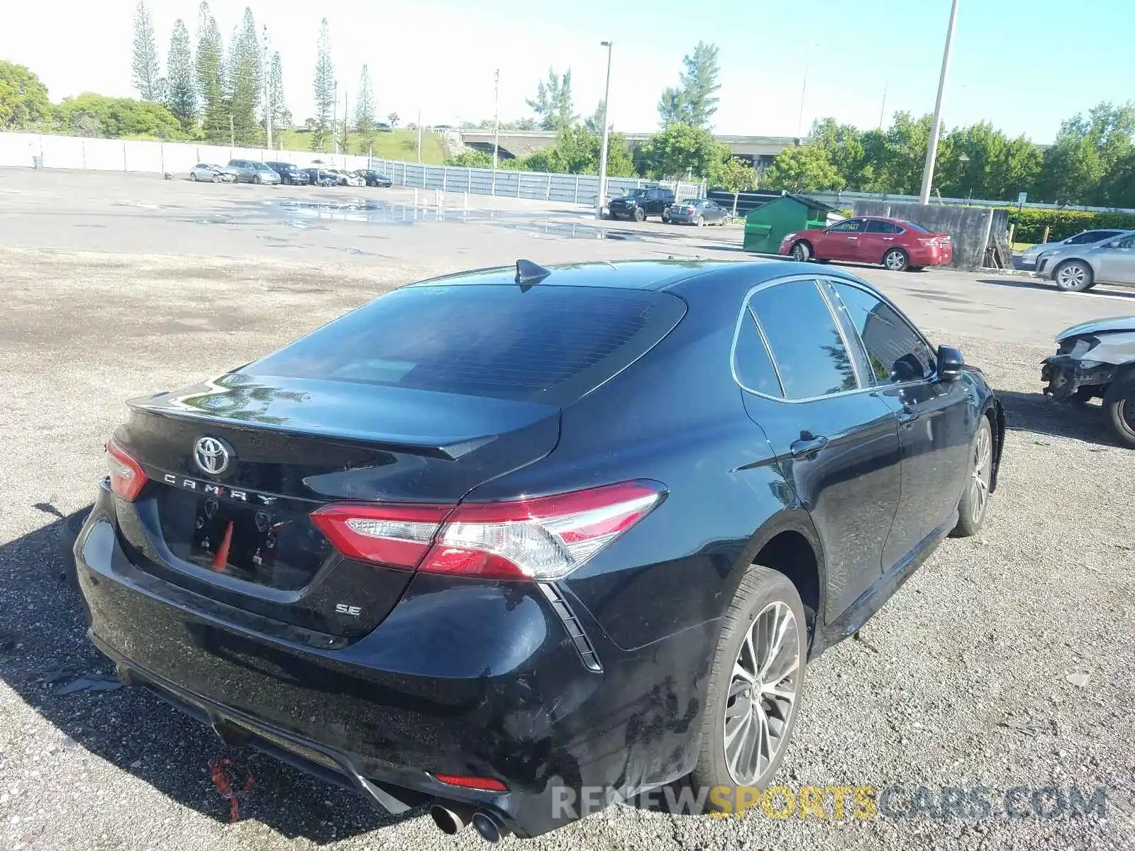 4 Photograph of a damaged car 4T1G11AK1LU896027 TOYOTA CAMRY 2020