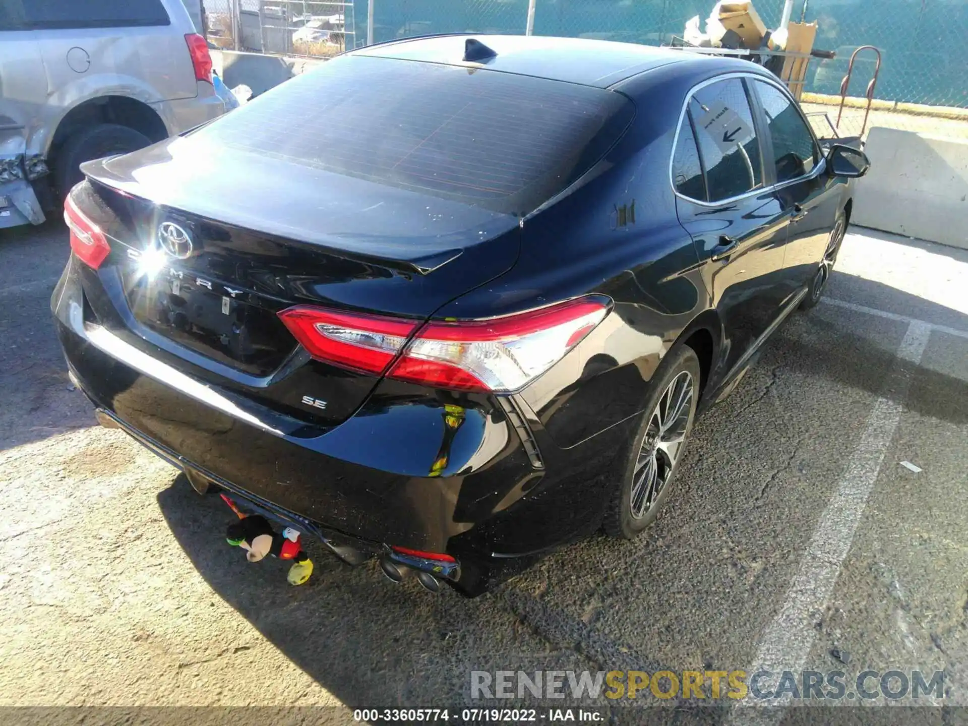 4 Photograph of a damaged car 4T1G11AK1LU900951 TOYOTA CAMRY 2020