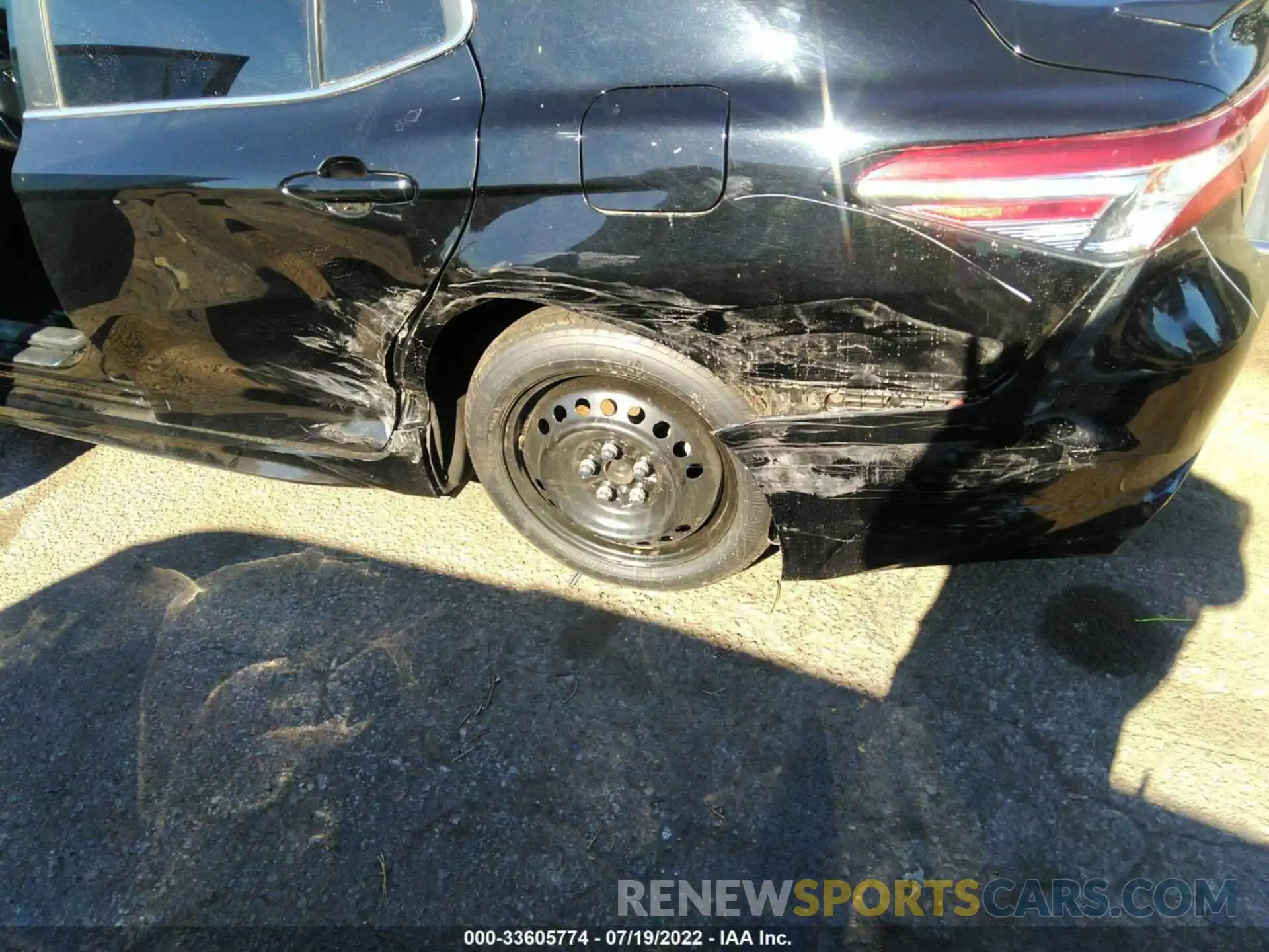 6 Photograph of a damaged car 4T1G11AK1LU900951 TOYOTA CAMRY 2020