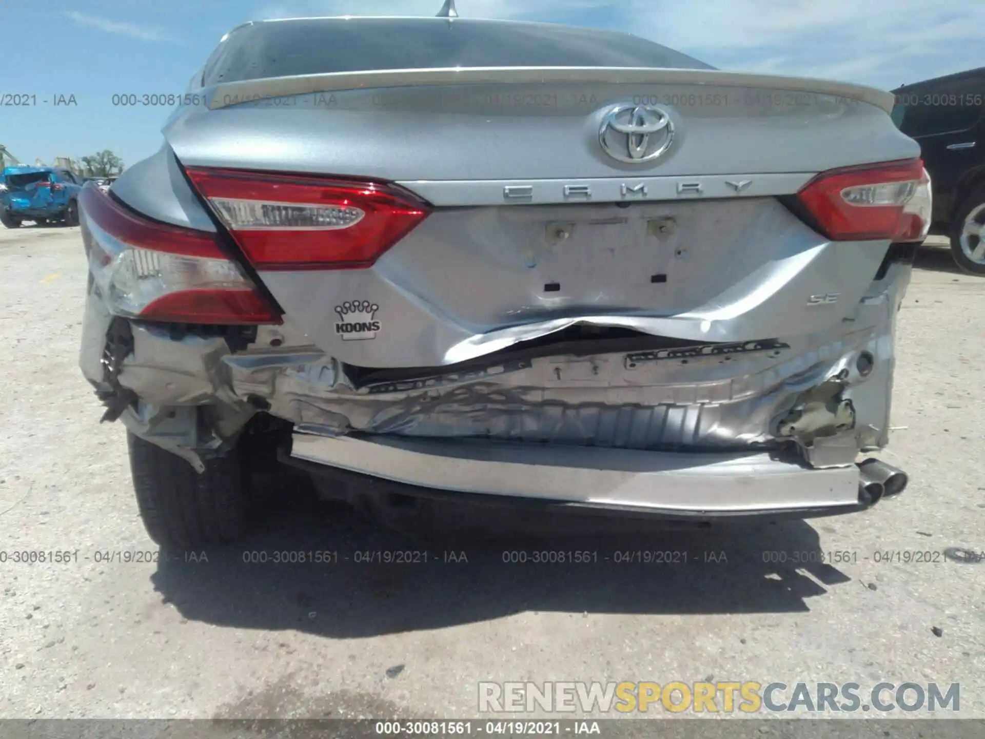 6 Photograph of a damaged car 4T1G11AK1LU901212 TOYOTA CAMRY 2020