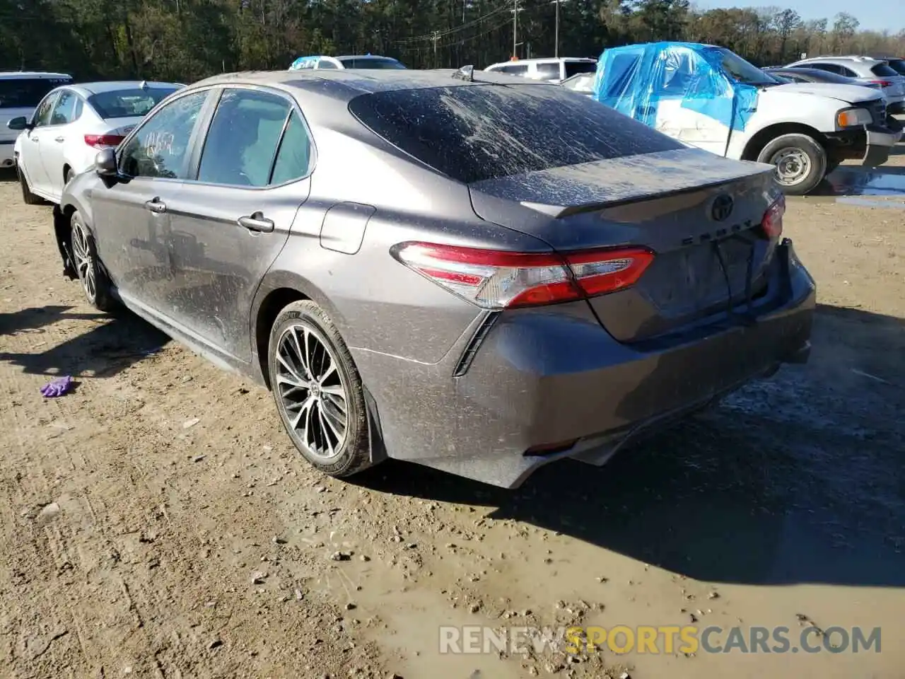 3 Photograph of a damaged car 4T1G11AK1LU905292 TOYOTA CAMRY 2020