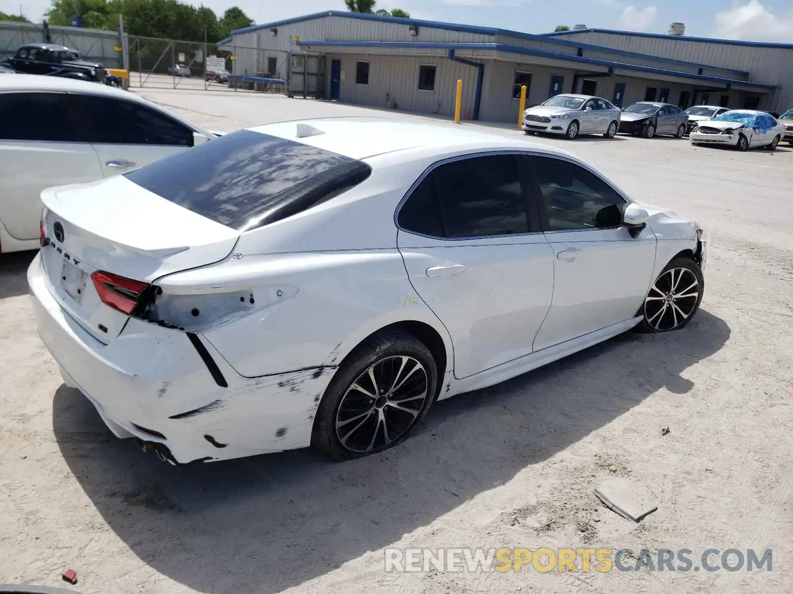 4 Photograph of a damaged car 4T1G11AK1LU906586 TOYOTA CAMRY 2020