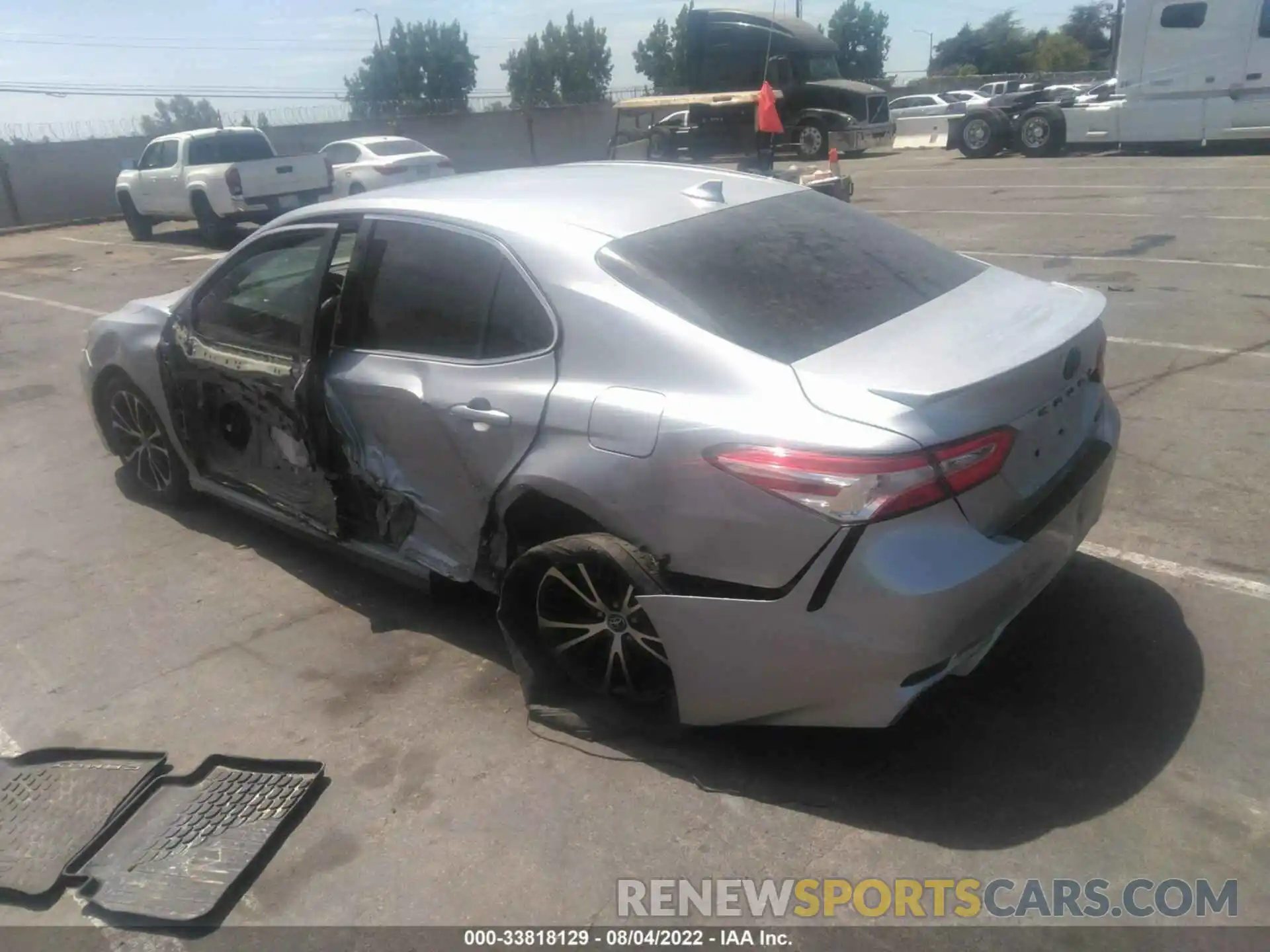 3 Photograph of a damaged car 4T1G11AK1LU911898 TOYOTA CAMRY 2020