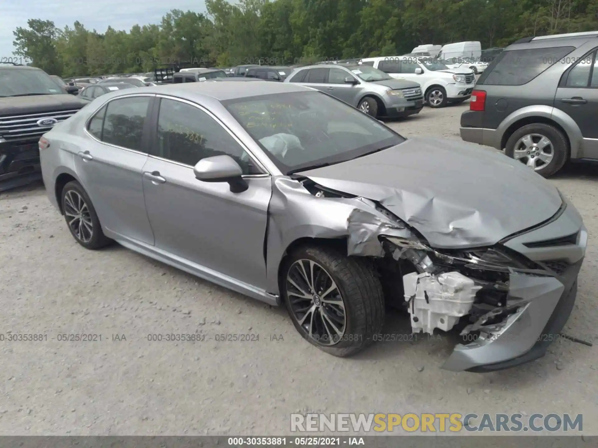 1 Photograph of a damaged car 4T1G11AK1LU912906 TOYOTA CAMRY 2020