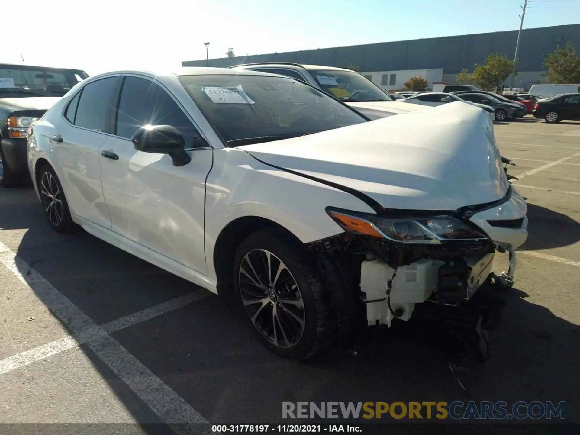 1 Photograph of a damaged car 4T1G11AK1LU913005 TOYOTA CAMRY 2020