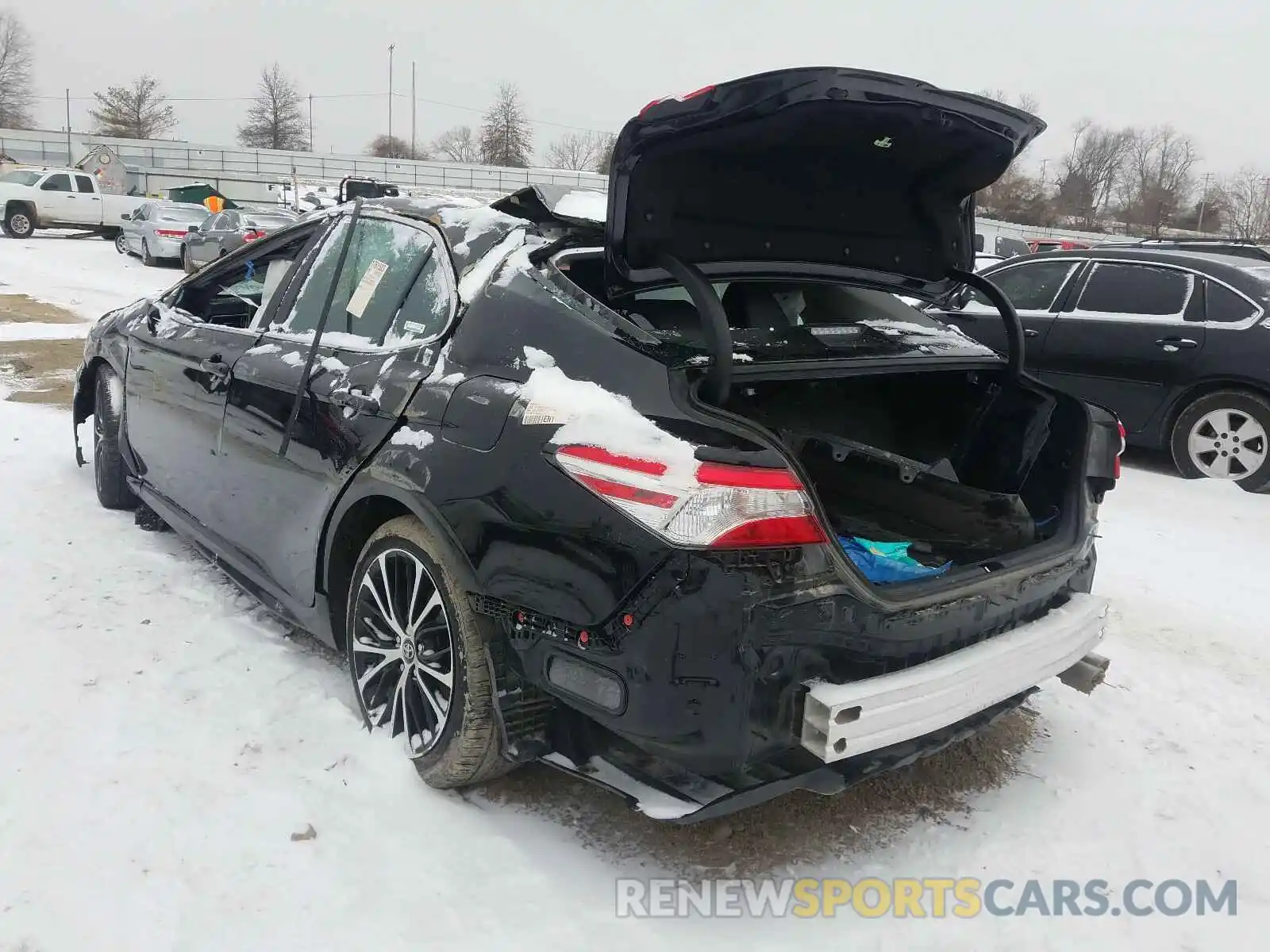 3 Photograph of a damaged car 4T1G11AK1LU913070 TOYOTA CAMRY 2020