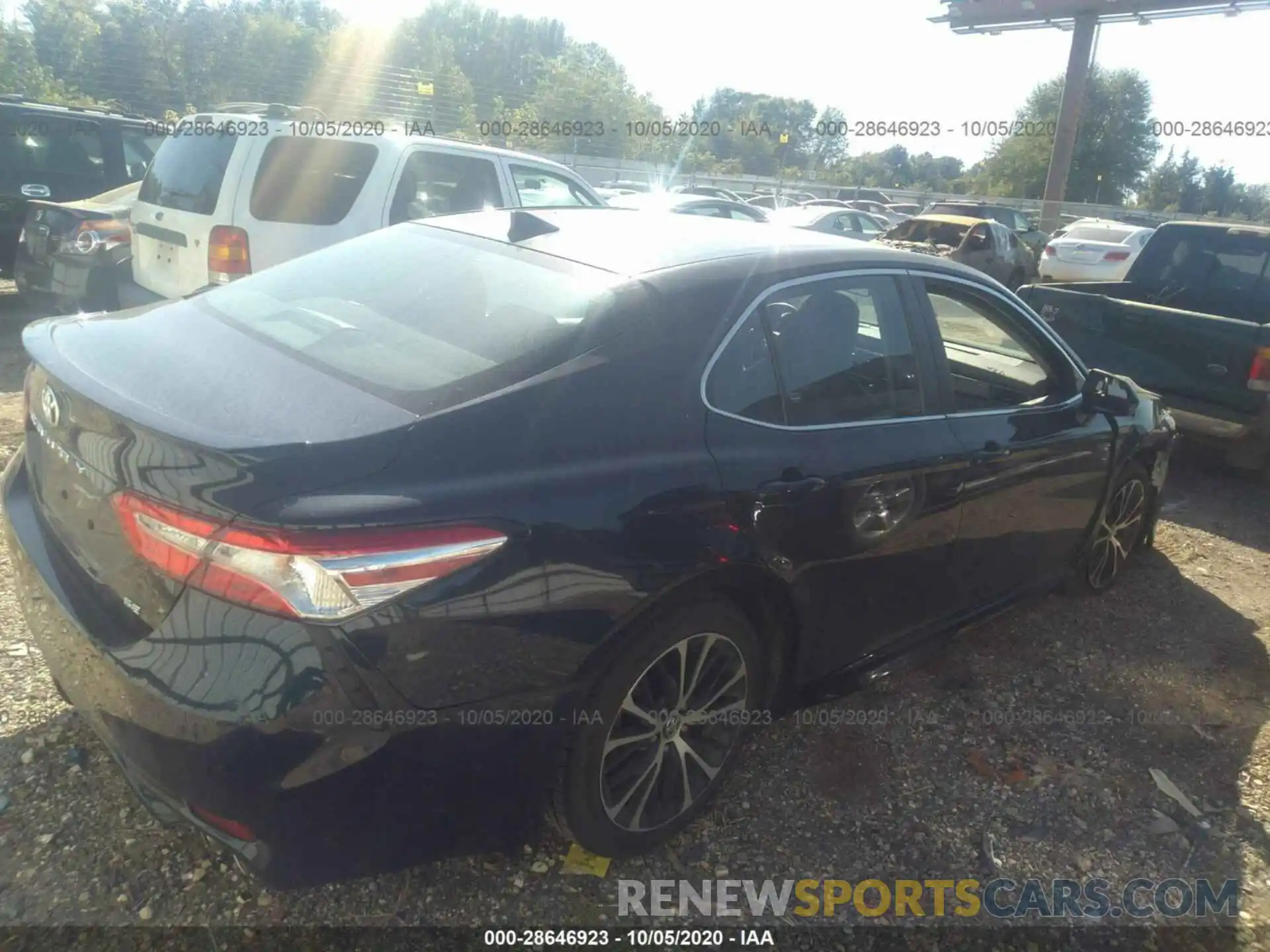 4 Photograph of a damaged car 4T1G11AK1LU913652 TOYOTA CAMRY 2020