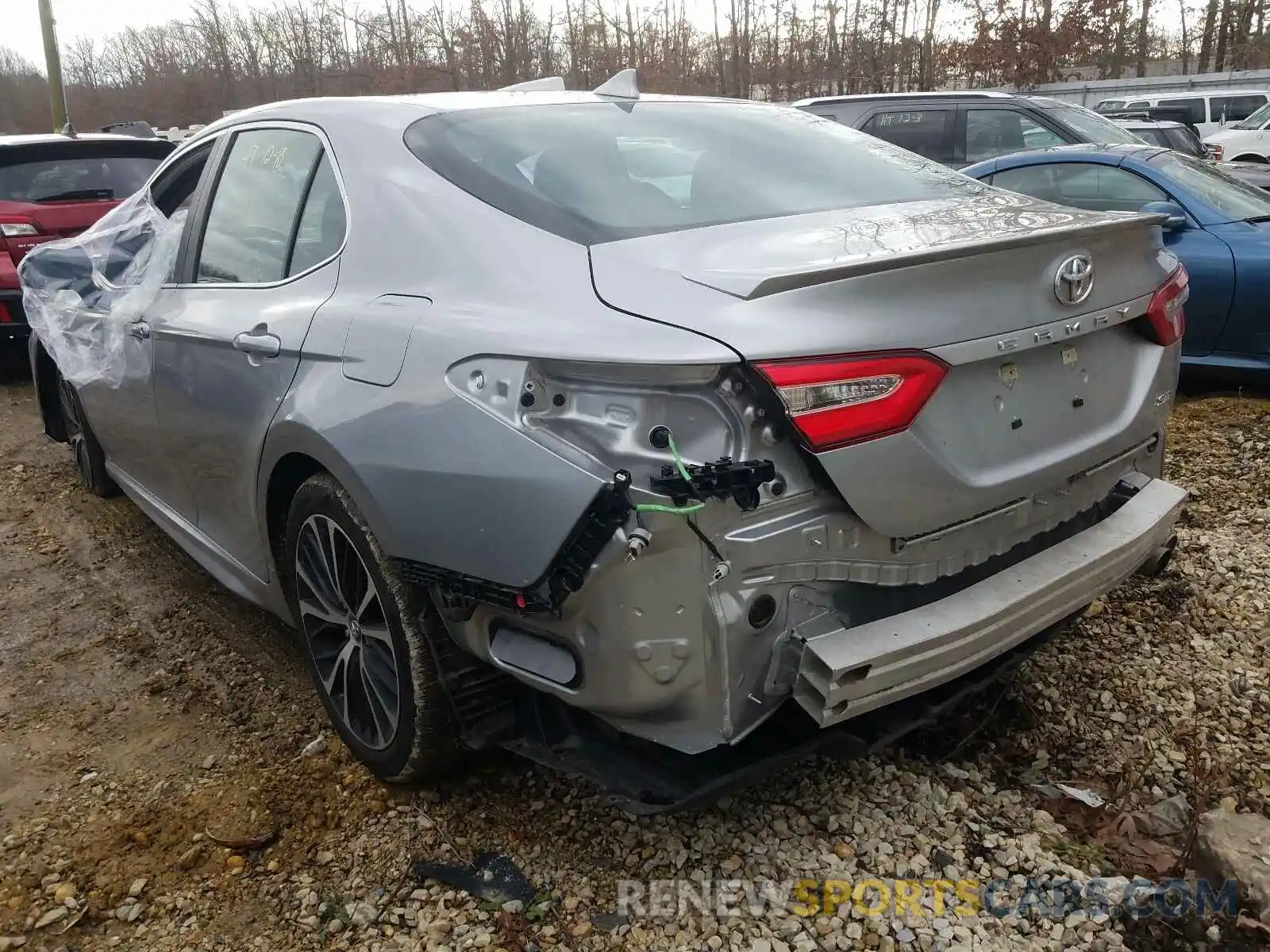 3 Photograph of a damaged car 4T1G11AK1LU918382 TOYOTA CAMRY 2020