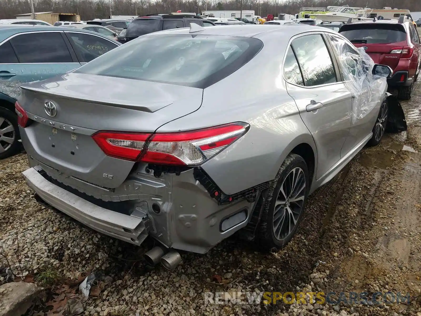 4 Photograph of a damaged car 4T1G11AK1LU918382 TOYOTA CAMRY 2020