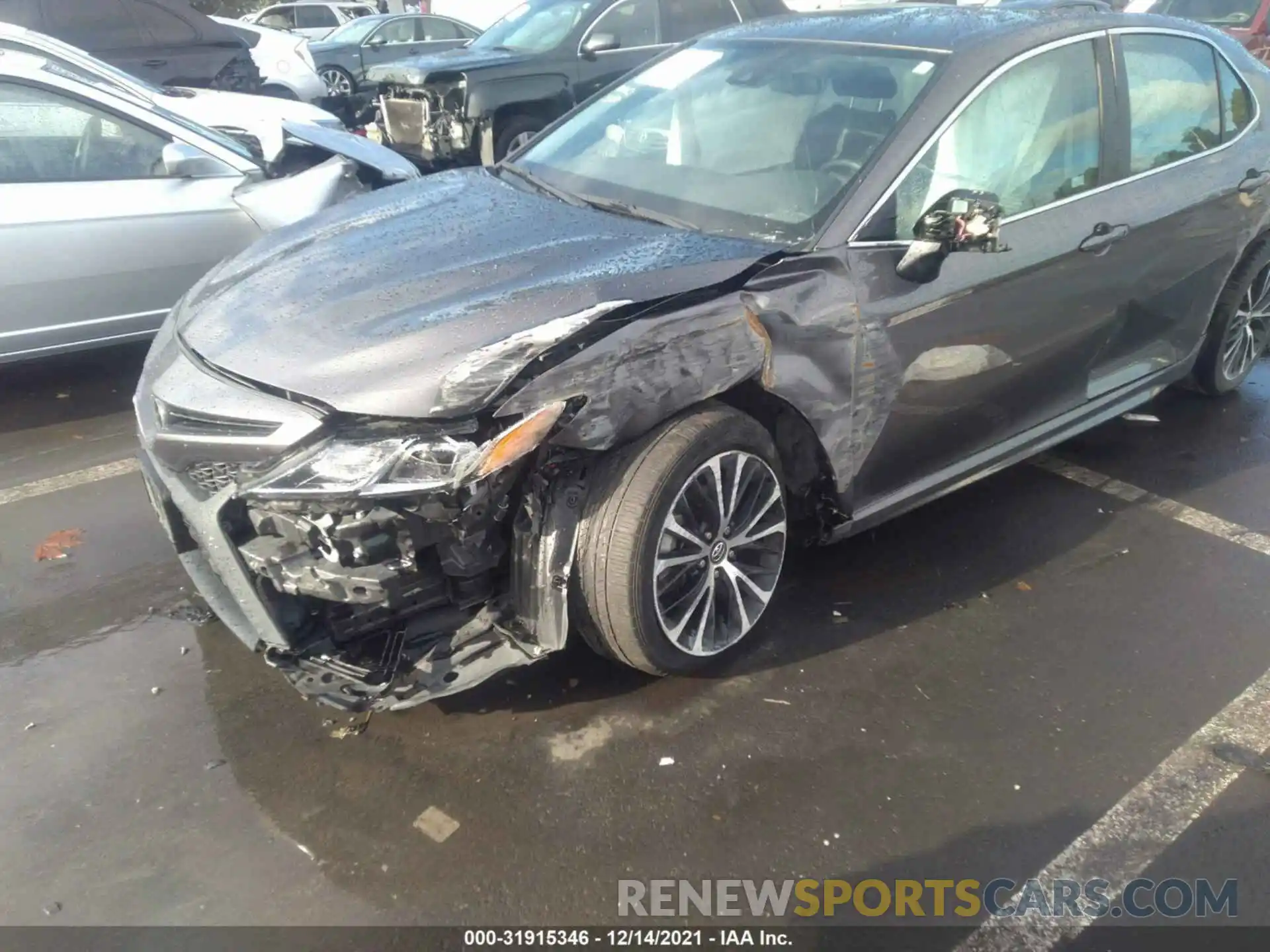 6 Photograph of a damaged car 4T1G11AK1LU920357 TOYOTA CAMRY 2020