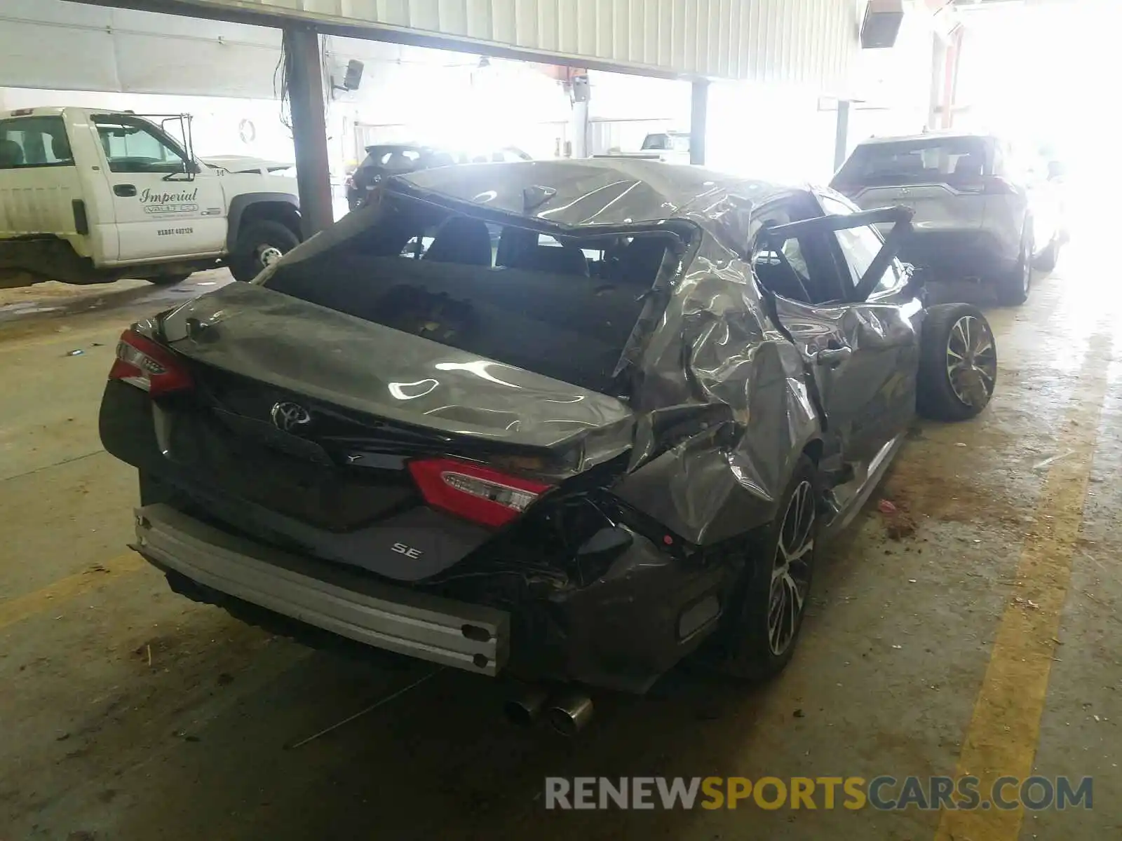 4 Photograph of a damaged car 4T1G11AK1LU925221 TOYOTA CAMRY 2020