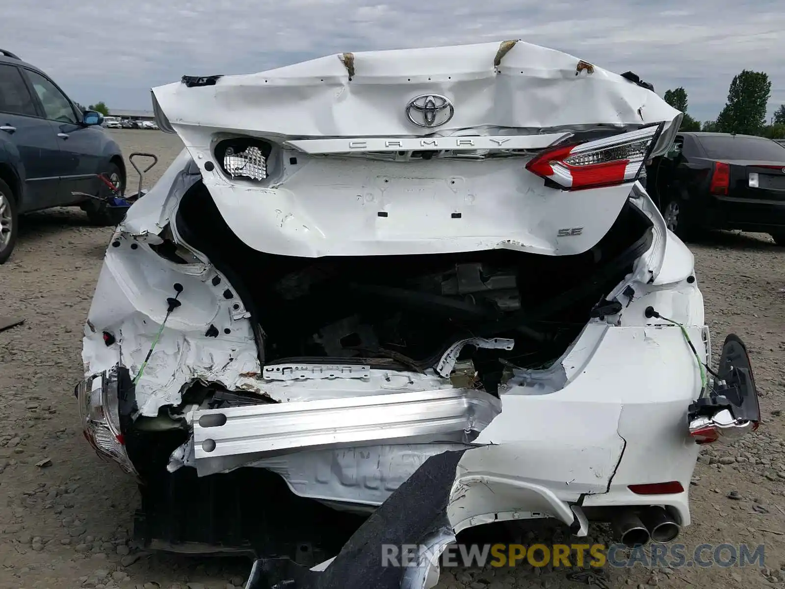 9 Photograph of a damaged car 4T1G11AK1LU926871 TOYOTA CAMRY 2020