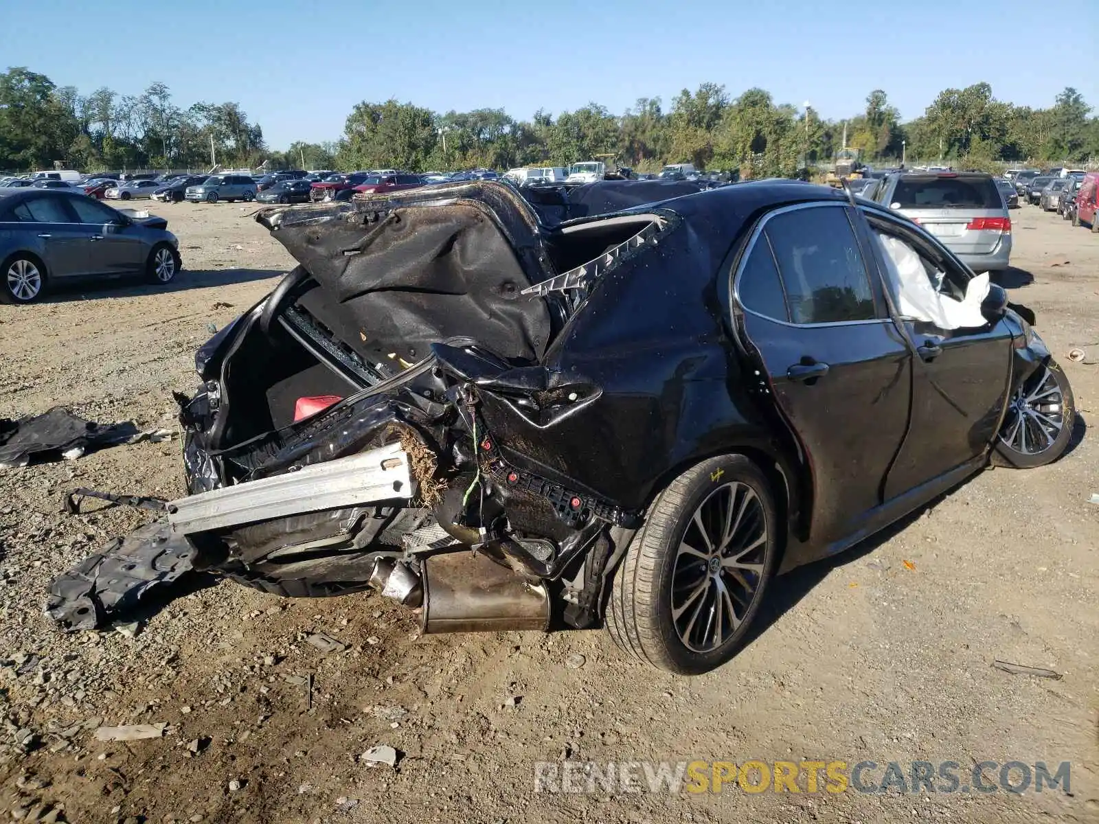 4 Photograph of a damaged car 4T1G11AK1LU928412 TOYOTA CAMRY 2020