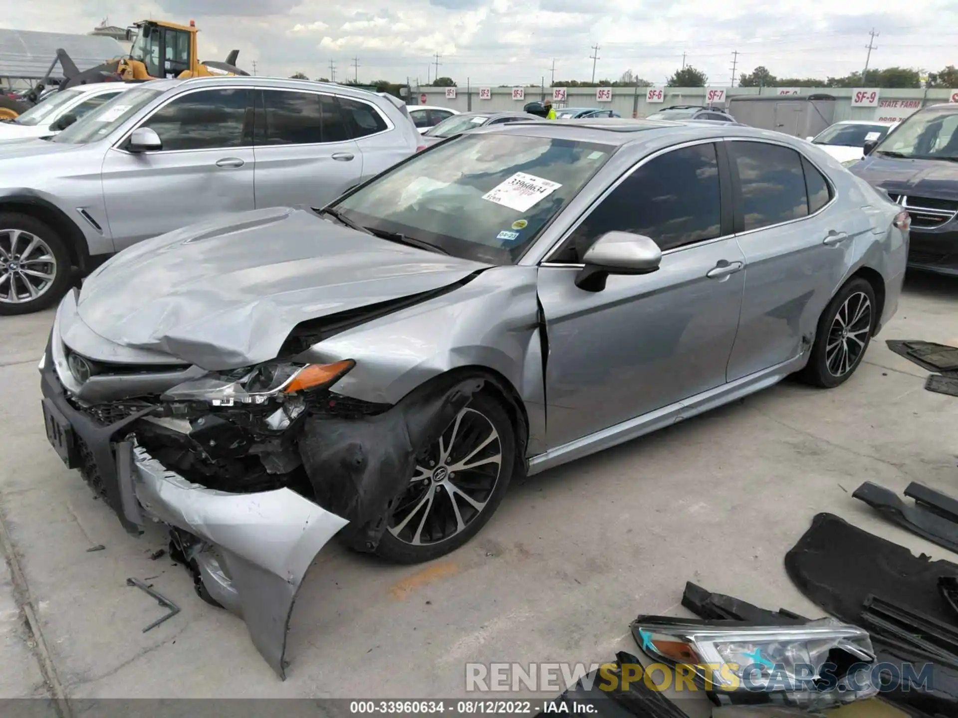 6 Photograph of a damaged car 4T1G11AK1LU929155 TOYOTA CAMRY 2020