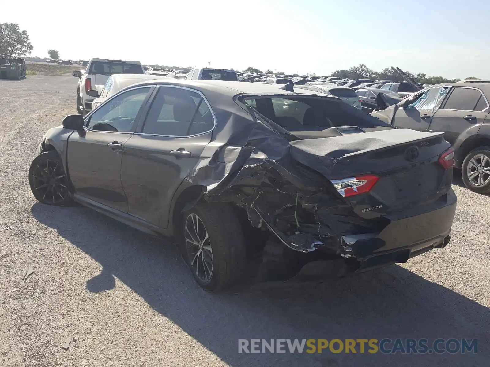 3 Photograph of a damaged car 4T1G11AK1LU930242 TOYOTA CAMRY 2020