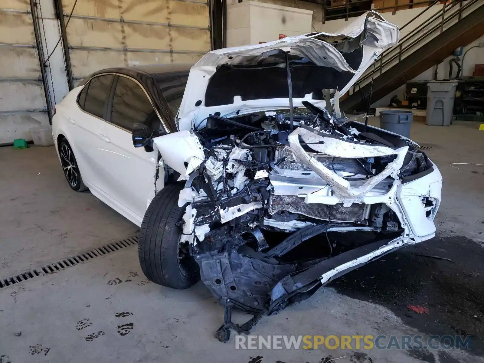 1 Photograph of a damaged car 4T1G11AK1LU934453 TOYOTA CAMRY 2020