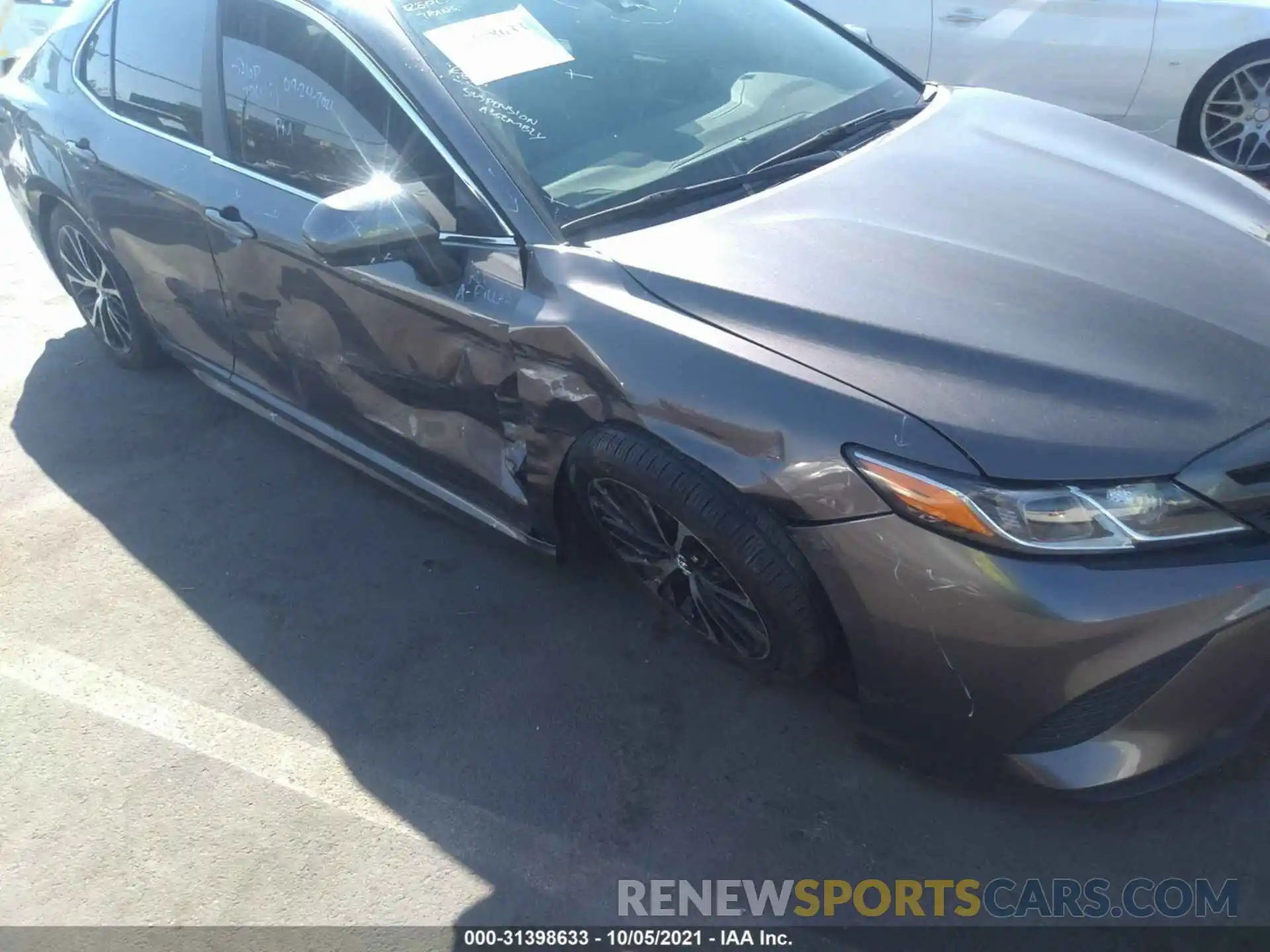 6 Photograph of a damaged car 4T1G11AK1LU935618 TOYOTA CAMRY 2020