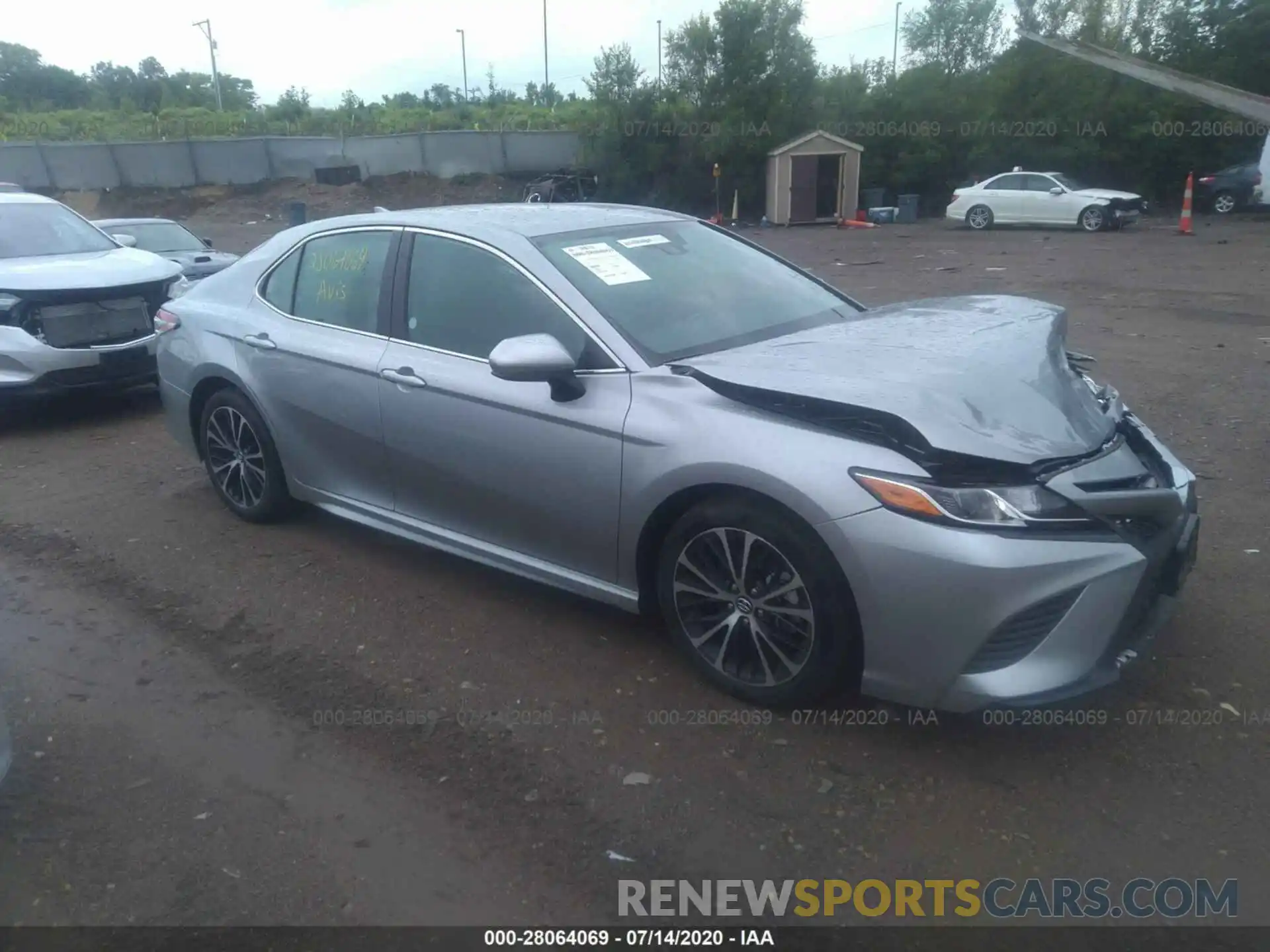 1 Photograph of a damaged car 4T1G11AK1LU943332 TOYOTA CAMRY 2020