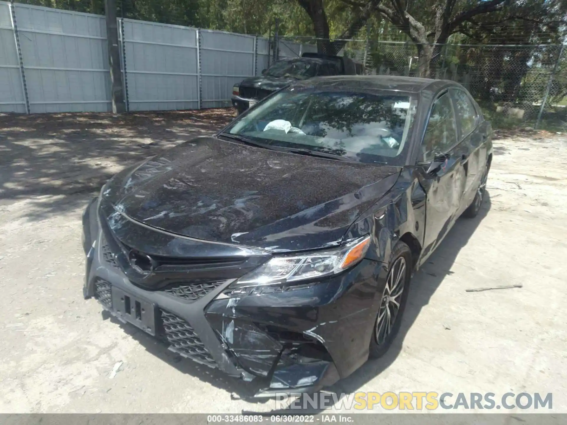 6 Photograph of a damaged car 4T1G11AK1LU944786 TOYOTA CAMRY 2020