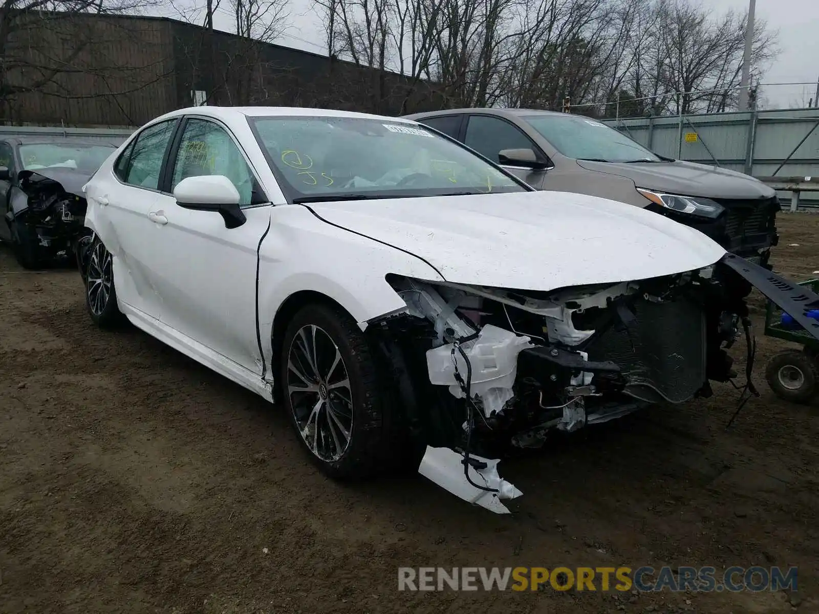 1 Photograph of a damaged car 4T1G11AK1LU944870 TOYOTA CAMRY 2020