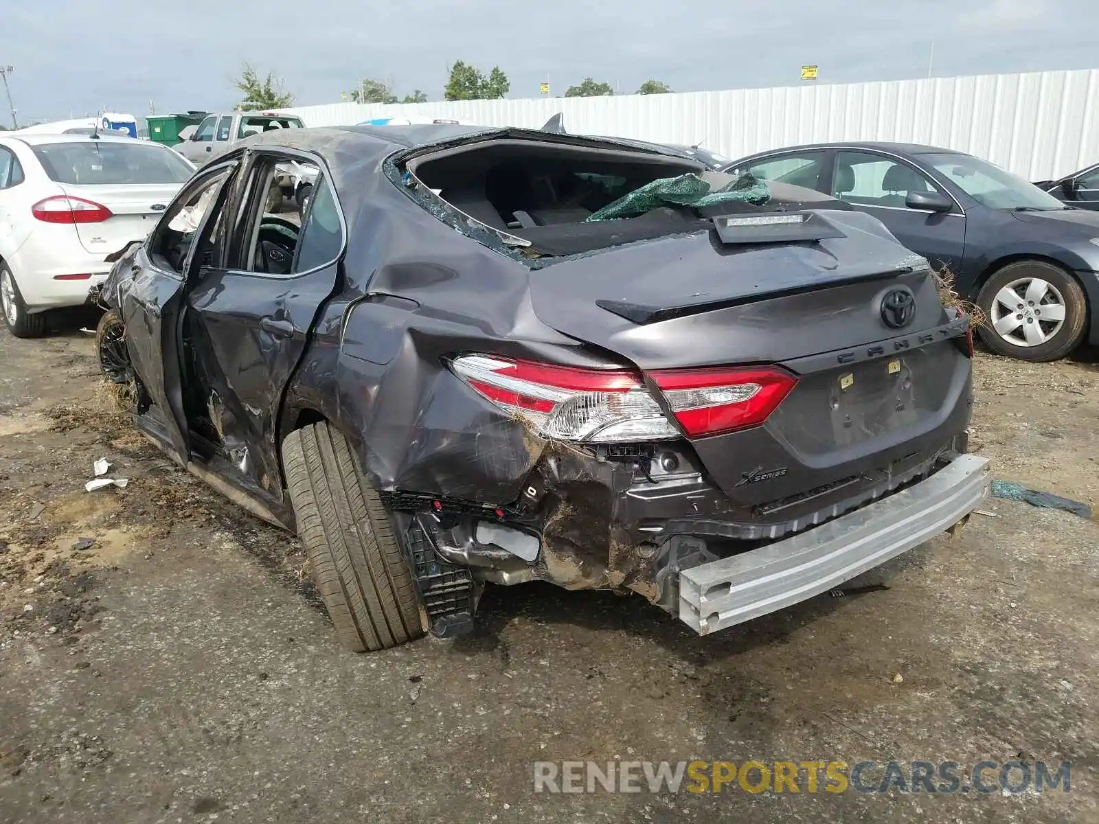 3 Photograph of a damaged car 4T1G11AK1LU946358 TOYOTA CAMRY 2020