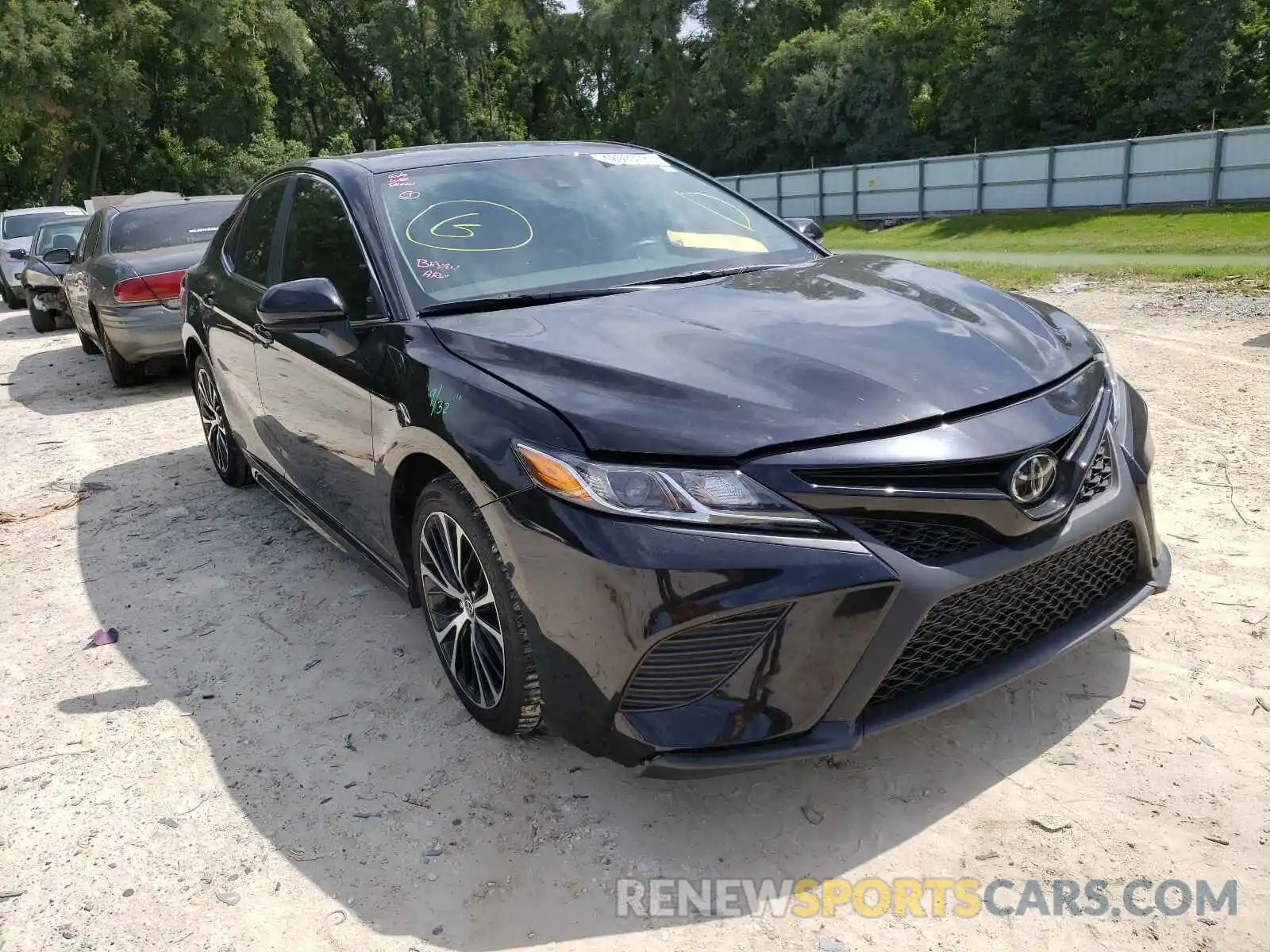 1 Photograph of a damaged car 4T1G11AK1LU957392 TOYOTA CAMRY 2020