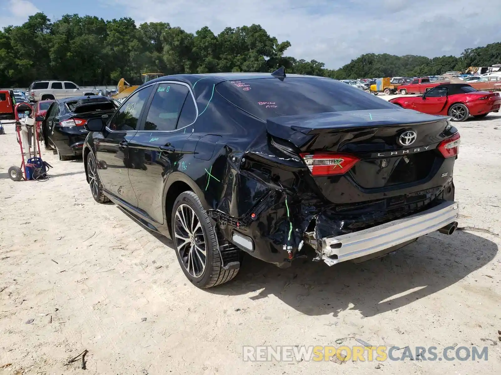 3 Photograph of a damaged car 4T1G11AK1LU957392 TOYOTA CAMRY 2020