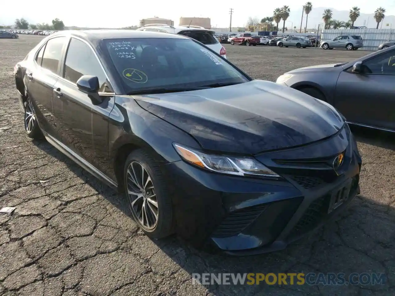 1 Photograph of a damaged car 4T1G11AK1LU959577 TOYOTA CAMRY 2020