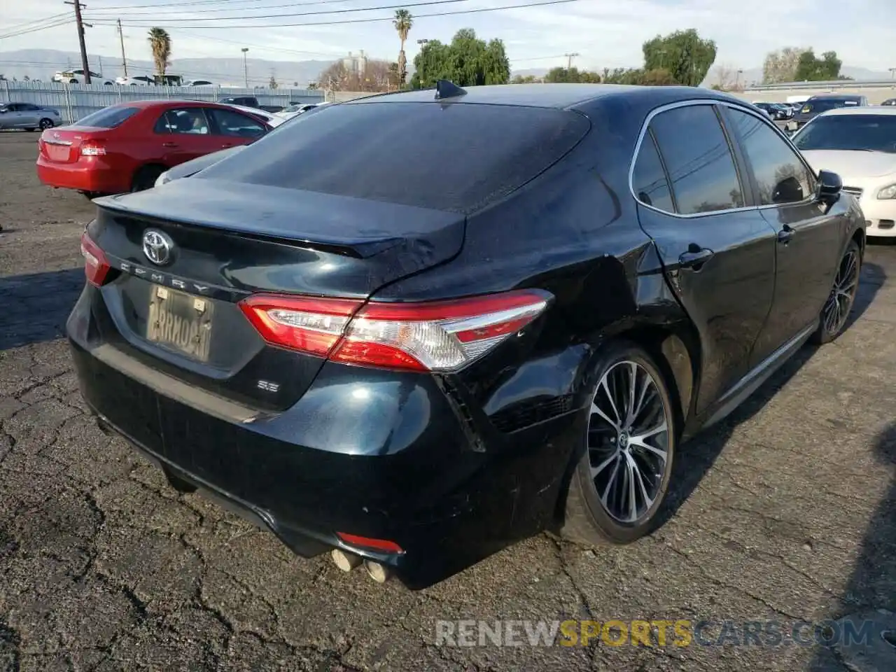 4 Photograph of a damaged car 4T1G11AK1LU959577 TOYOTA CAMRY 2020