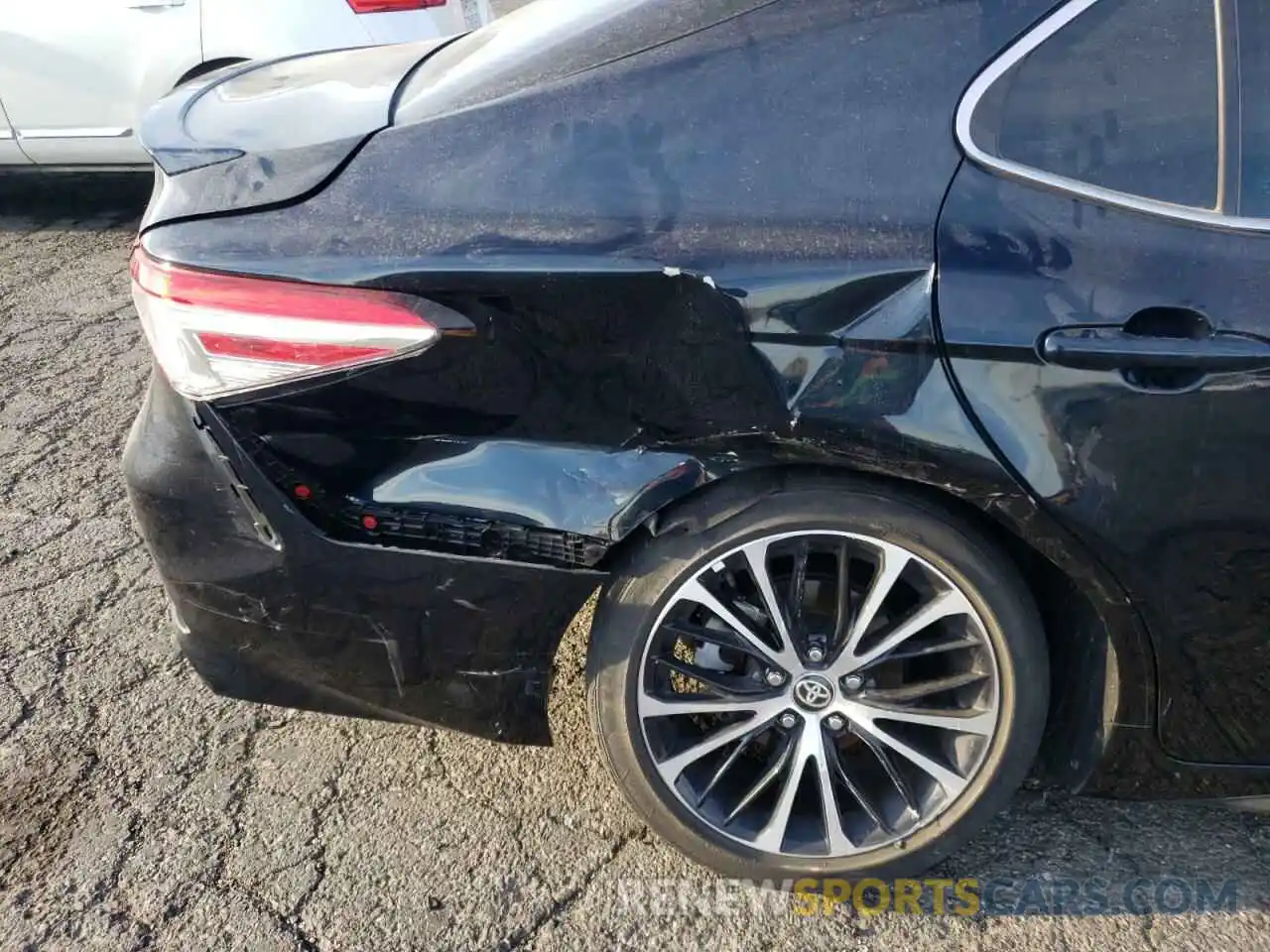 9 Photograph of a damaged car 4T1G11AK1LU959577 TOYOTA CAMRY 2020