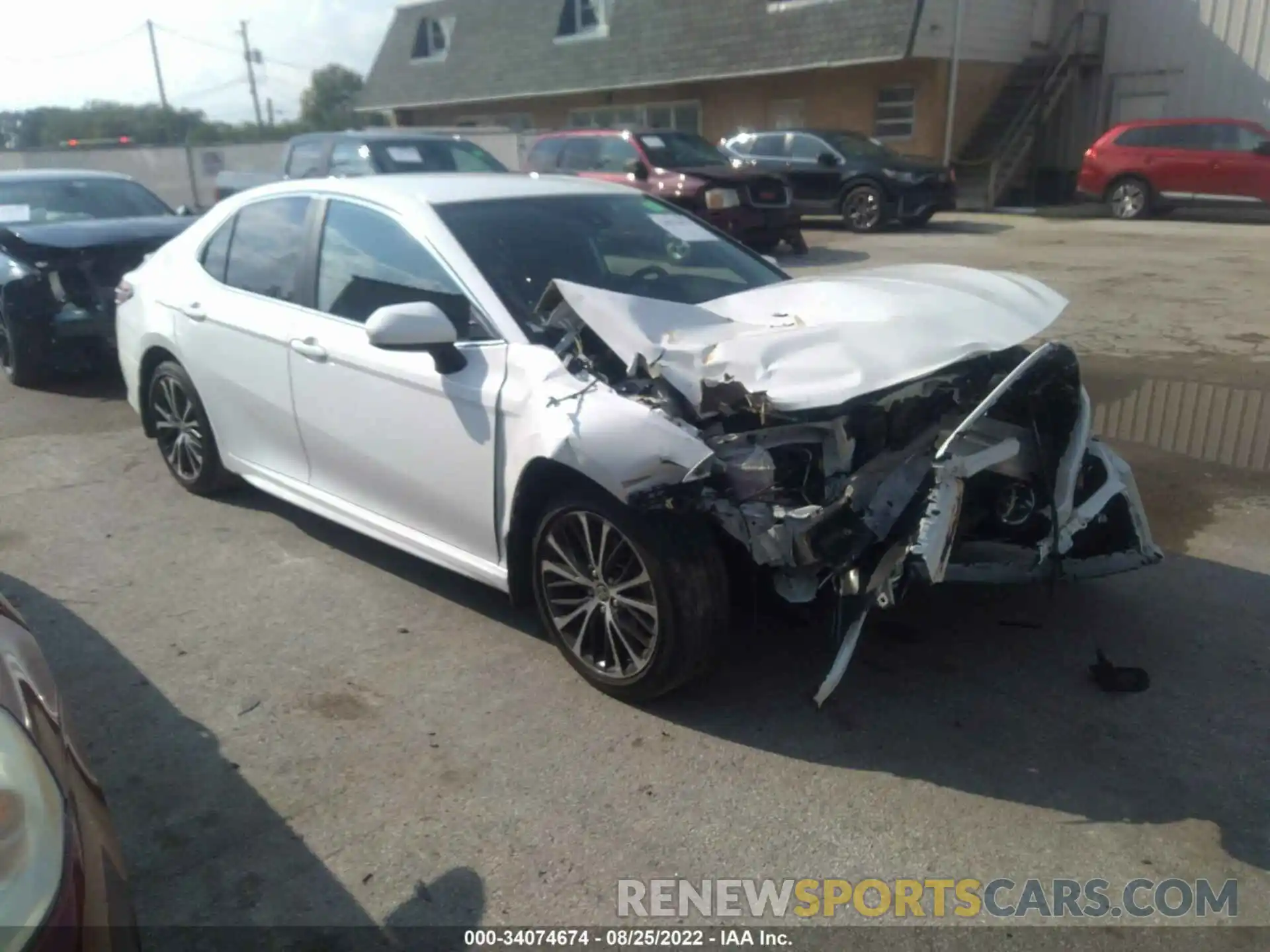 1 Photograph of a damaged car 4T1G11AK1LU960261 TOYOTA CAMRY 2020