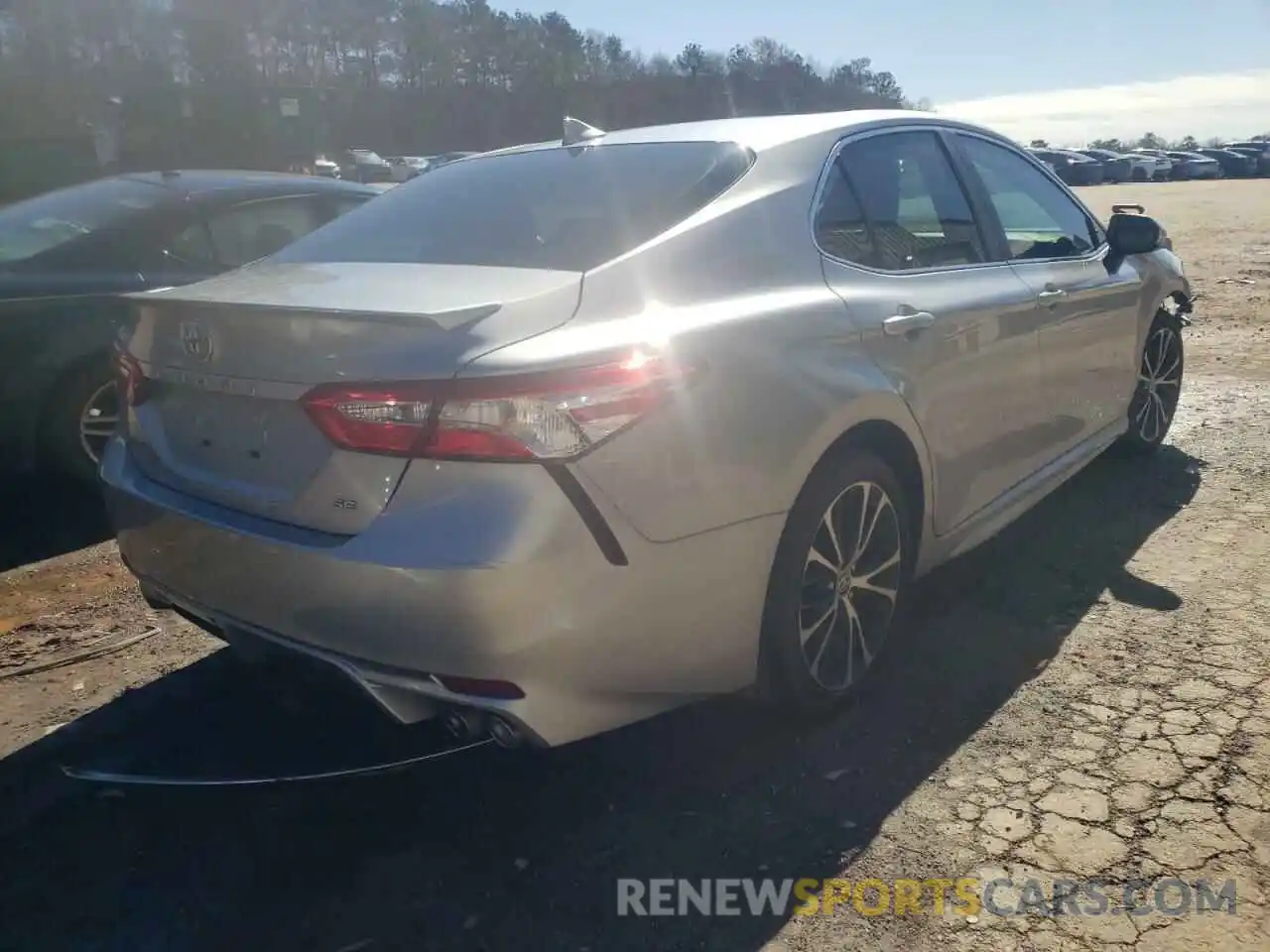 4 Photograph of a damaged car 4T1G11AK1LU966125 TOYOTA CAMRY 2020