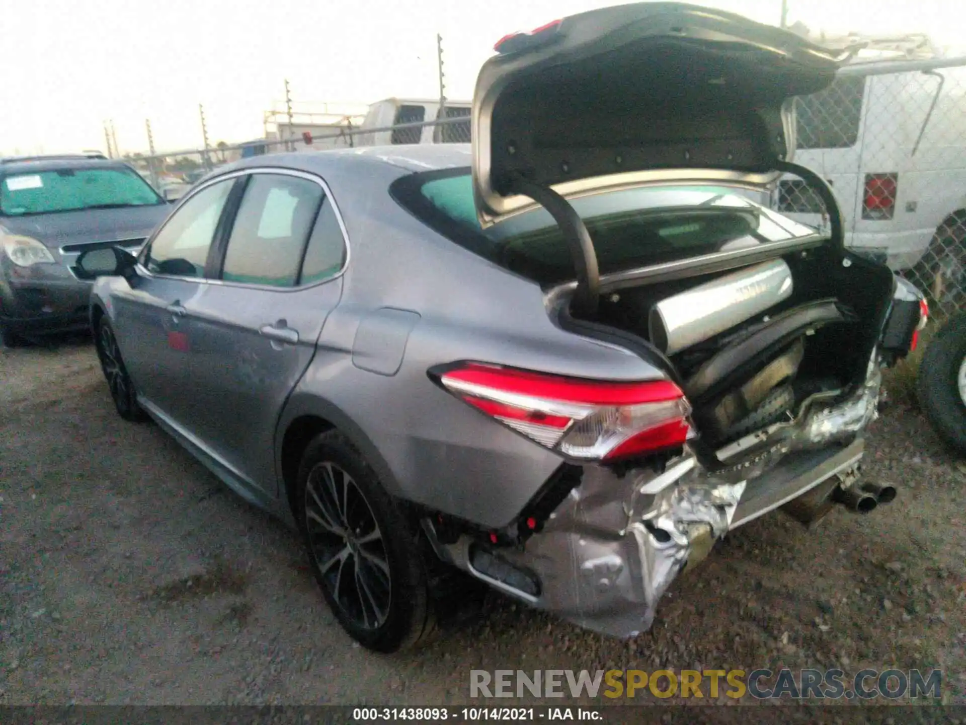 3 Photograph of a damaged car 4T1G11AK1LU967128 TOYOTA CAMRY 2020