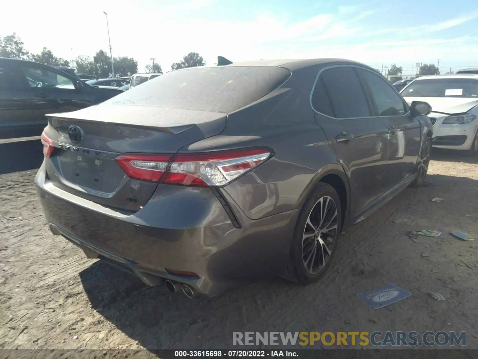 4 Photograph of a damaged car 4T1G11AK1LU969185 TOYOTA CAMRY 2020