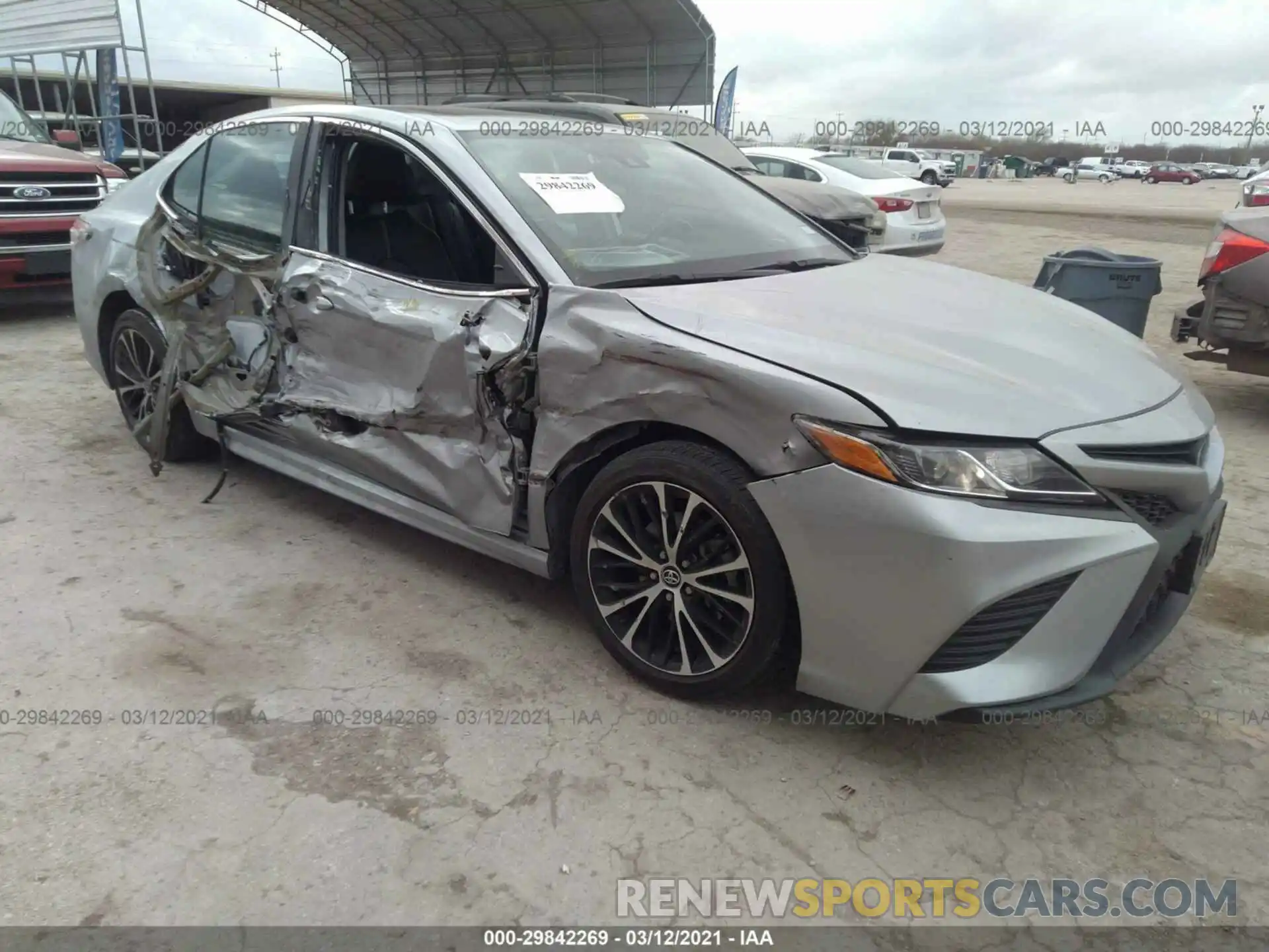 6 Photograph of a damaged car 4T1G11AK2LU300908 TOYOTA CAMRY 2020